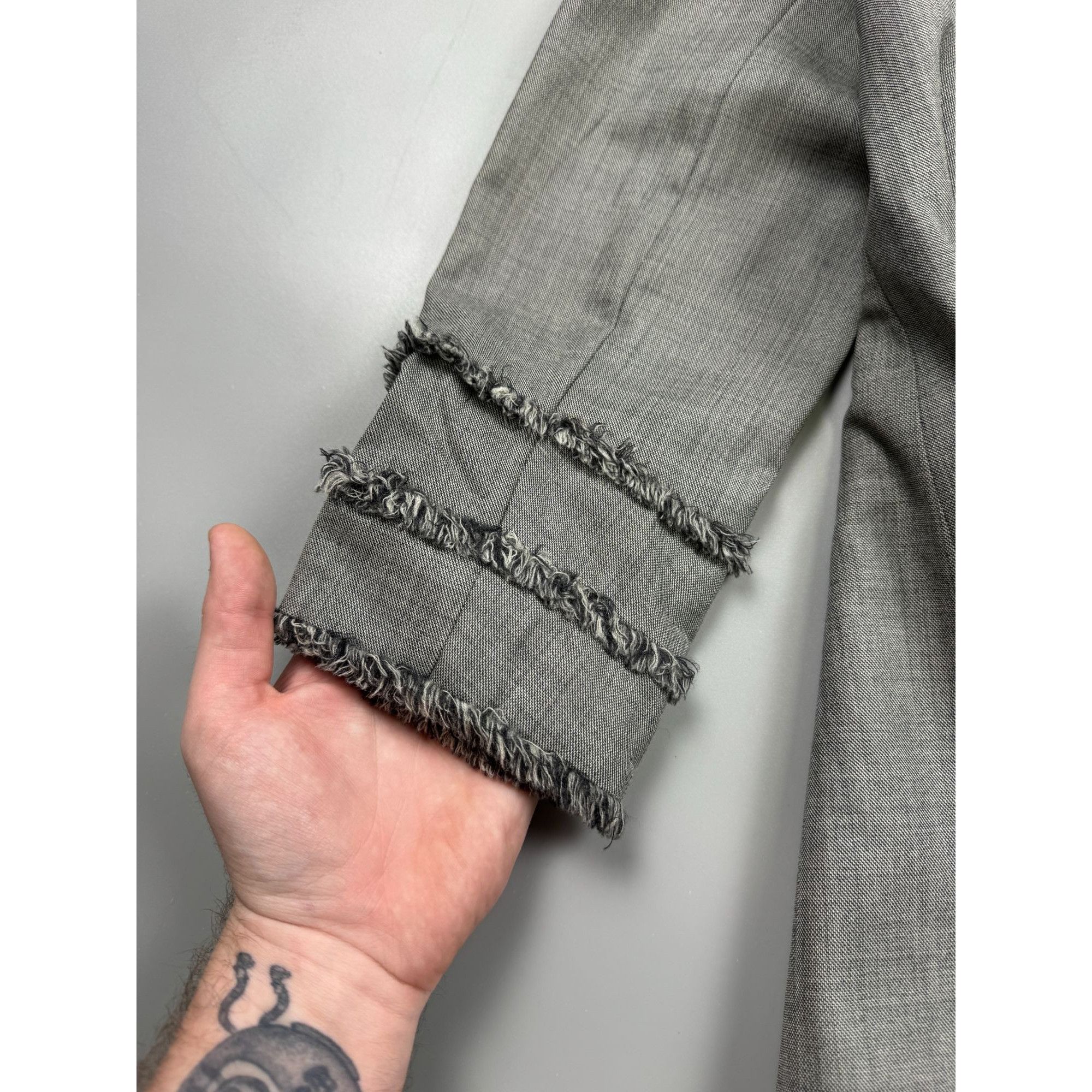 Escada Escada Vintage Gray Wool Peak Lapel Fringe Blazer (Y1223) Size M / US 6-8 / IT 42-44 - 6 Thumbnail
