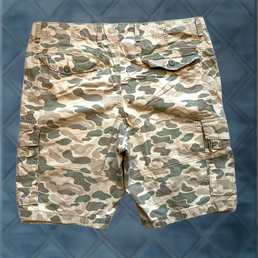 Old Navy Old Navy Desert Camo Cargo Shorts Mens 40 Relaxed Camouflage Hunting Beach NEW Size US 40 / EU 56 - 1 Thumbnail