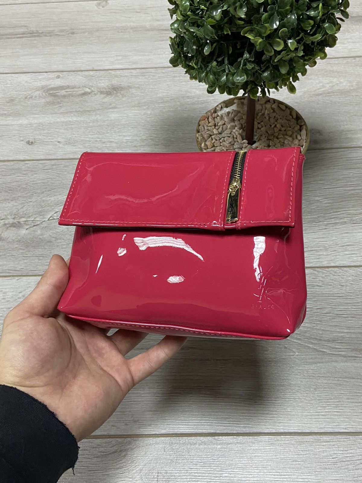 Yves Saint Laurent YSL Yves Saint Laurent beauty bag lacquered Size ONE SIZE - 1 Thumbnail