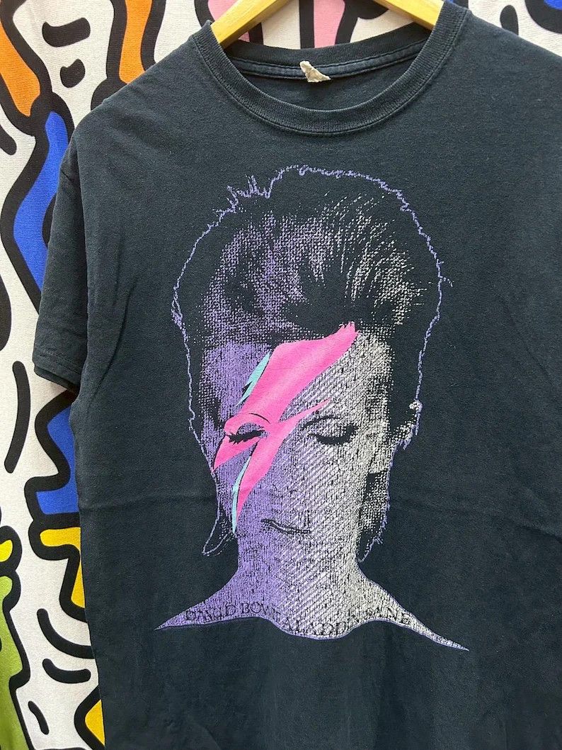 Vintage Vintage 2000s David Bowie tshirt size M Size US M / EU 48-50 / 2 - 1 Thumbnail