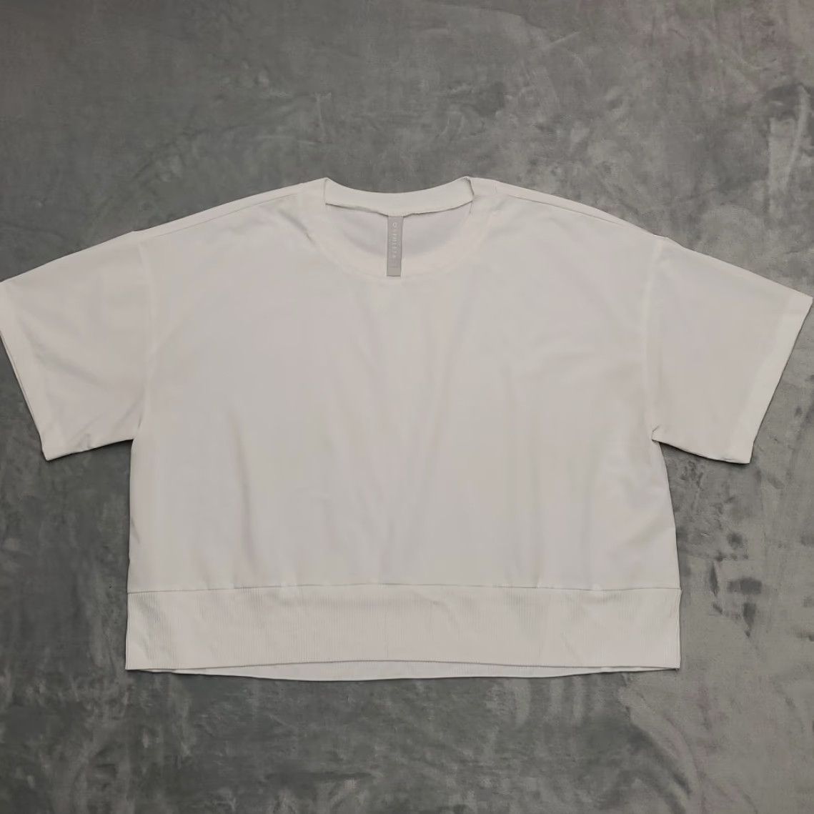 Athleta VINTAGE Athleta Shirt Womens XL White Crop Polyester Spandex B Corp Activewear Tee Size XL / US 12-14 / IT 48-50 - 2 Thumbnail