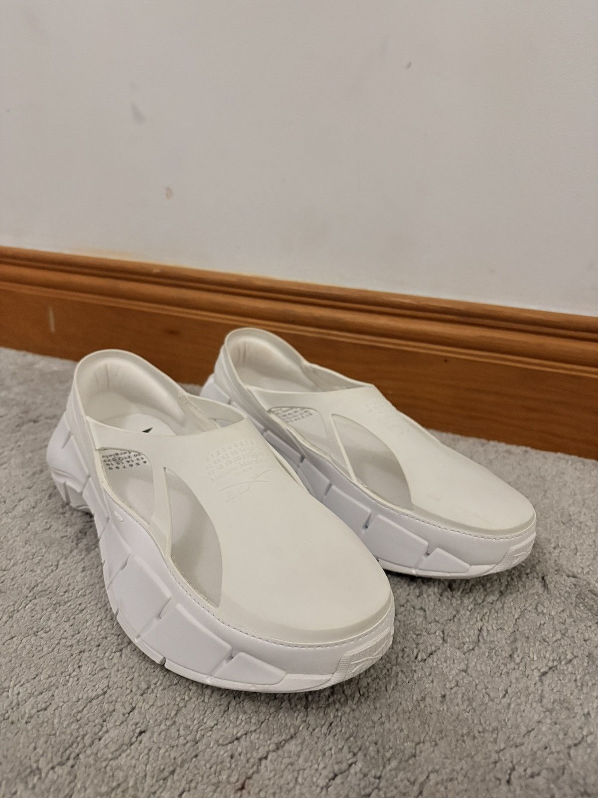 Maison Margiela × Reebok Maison margiela X Reebok Size US 8 / EU 41 - 2 Thumbnail