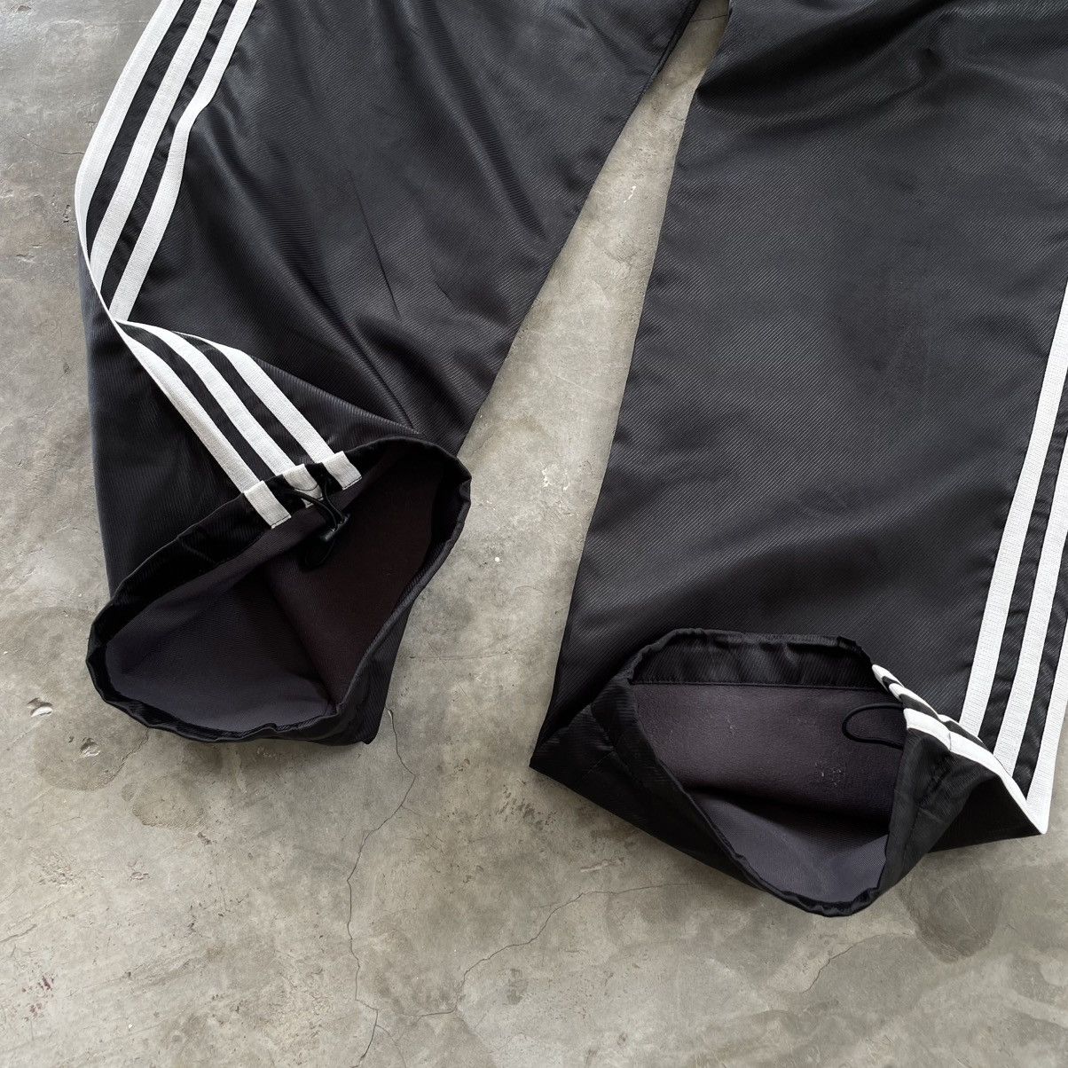 Adidas × Vintage 🔴 Vintage Y2K Adidas Baggy Sweatpants Trackpants 🔴 Size US 34 / EU 50 - 5 Thumbnail