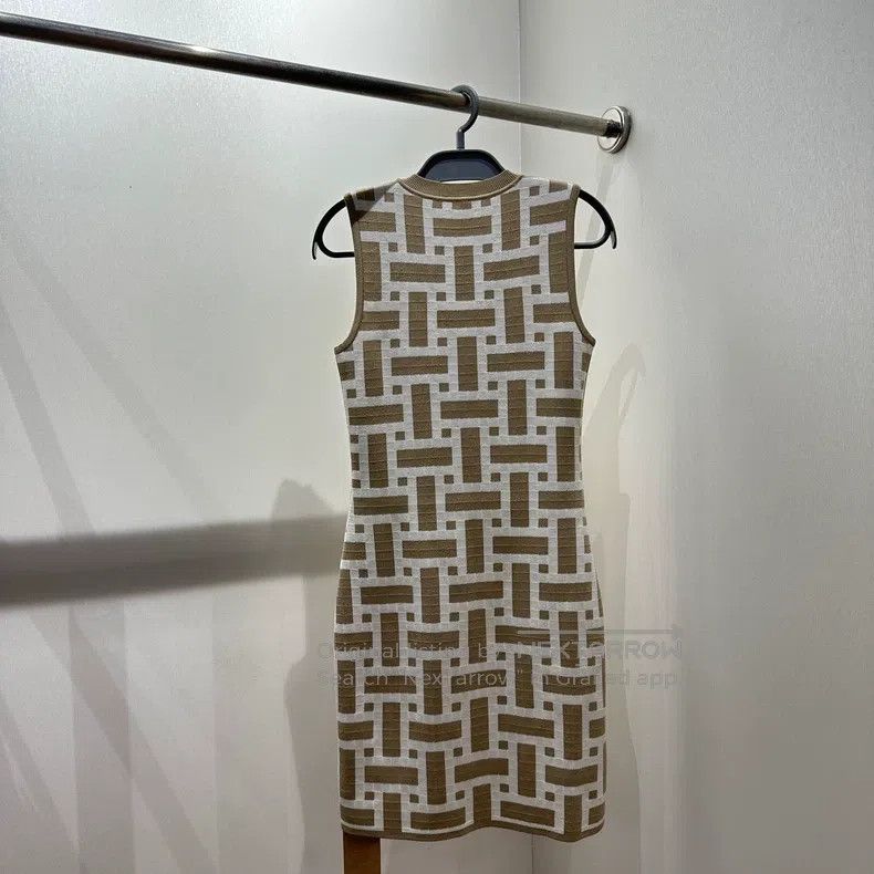 Hermes Hermes Mosaique Khaki Sleeveless Size XS / US 0-2 / IT 36-38 - 2 Thumbnail