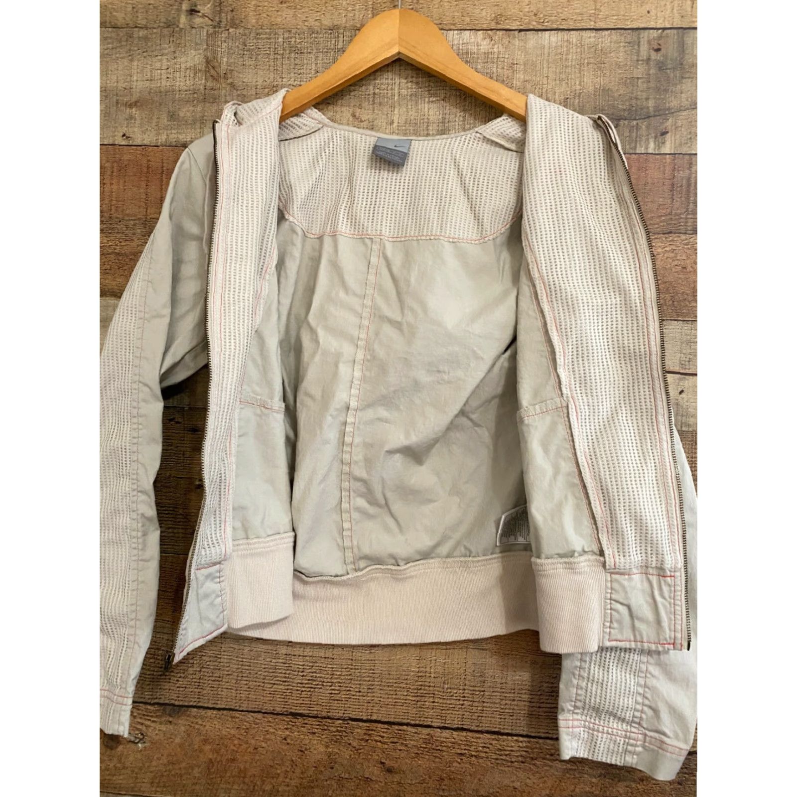 Nike VINTAGE Nike Womens MED Jacket Hooded Fitted CREME Pockets Logo 8-10 M Women's Nike Shirt? Size M / US 6-8 / IT 42-44 - 4 Thumbnail