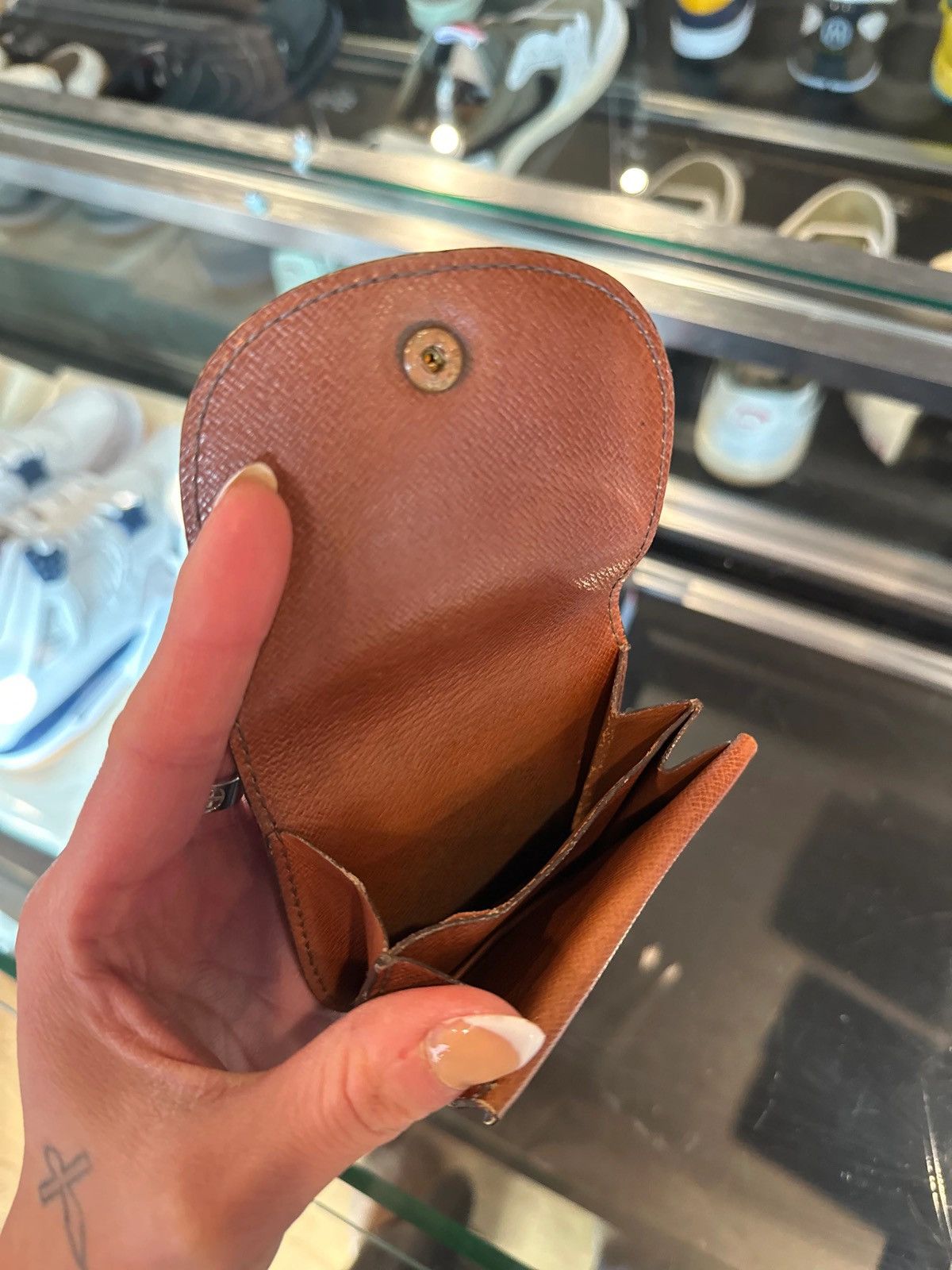 Louis Vuitton Louis Vuitton Brown Monogram Coin Pouch Size ONE SIZE - 3 Thumbnail