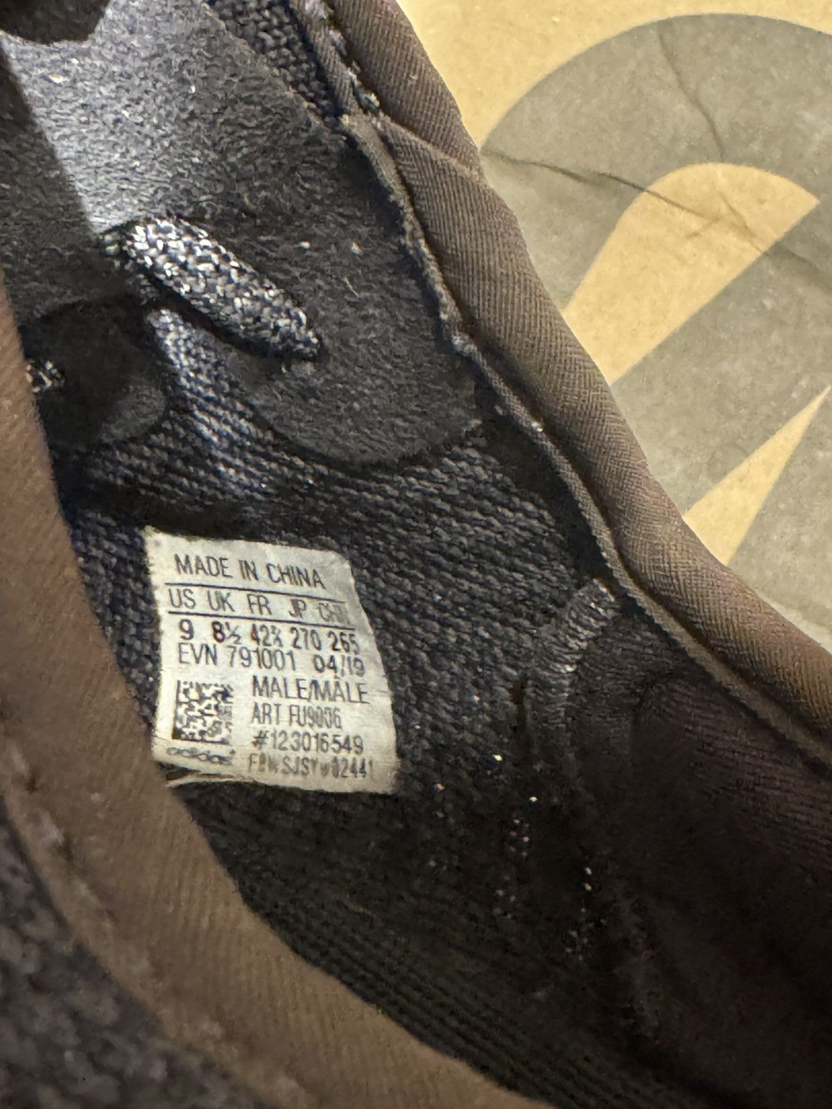 Yeezy Preowned Adidas Yeezy 350 V2 Black Reflective Size 9us Size US 9 / EU 42 - 6 Thumbnail