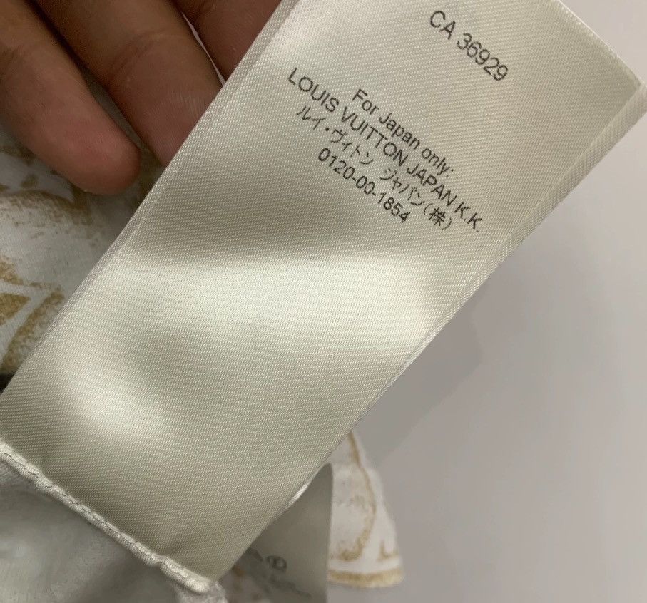 Louis Vuitton Louis Vuitton New beige full printed short sle2412-Nextarrow Size US M / EU 48-50 / 2 - 7 Thumbnail