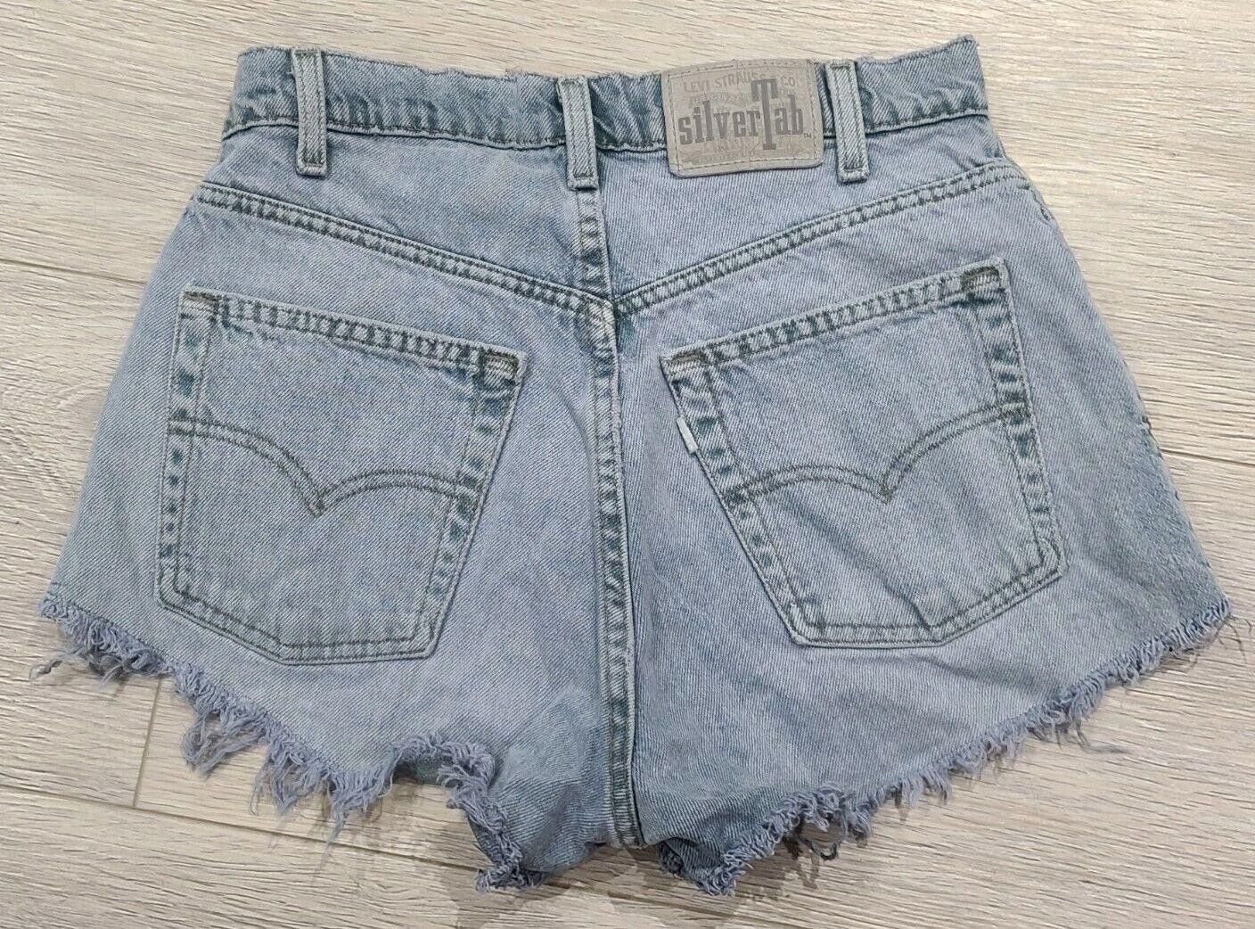 Levi's Vintage Levis Shorts Silver Tab 8 loose High Waist Festival Size 28" / US 6 / IT 42 - 2 Thumbnail