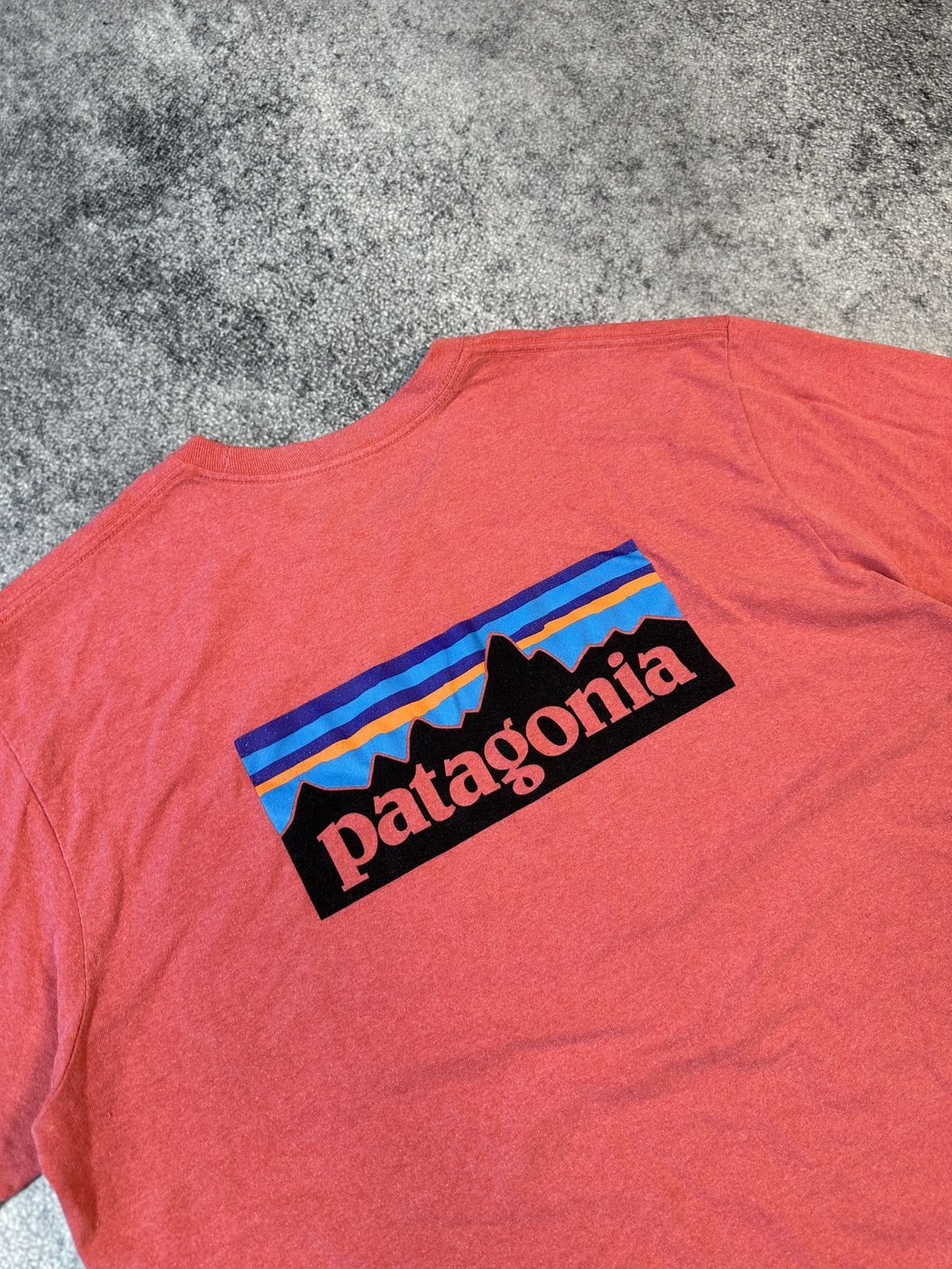 Patagonia Patagonia Logo Back T-shirt Streetwear Rare Casual XL Rare Size US XL / EU 56 / 4 - 2 Thumbnail