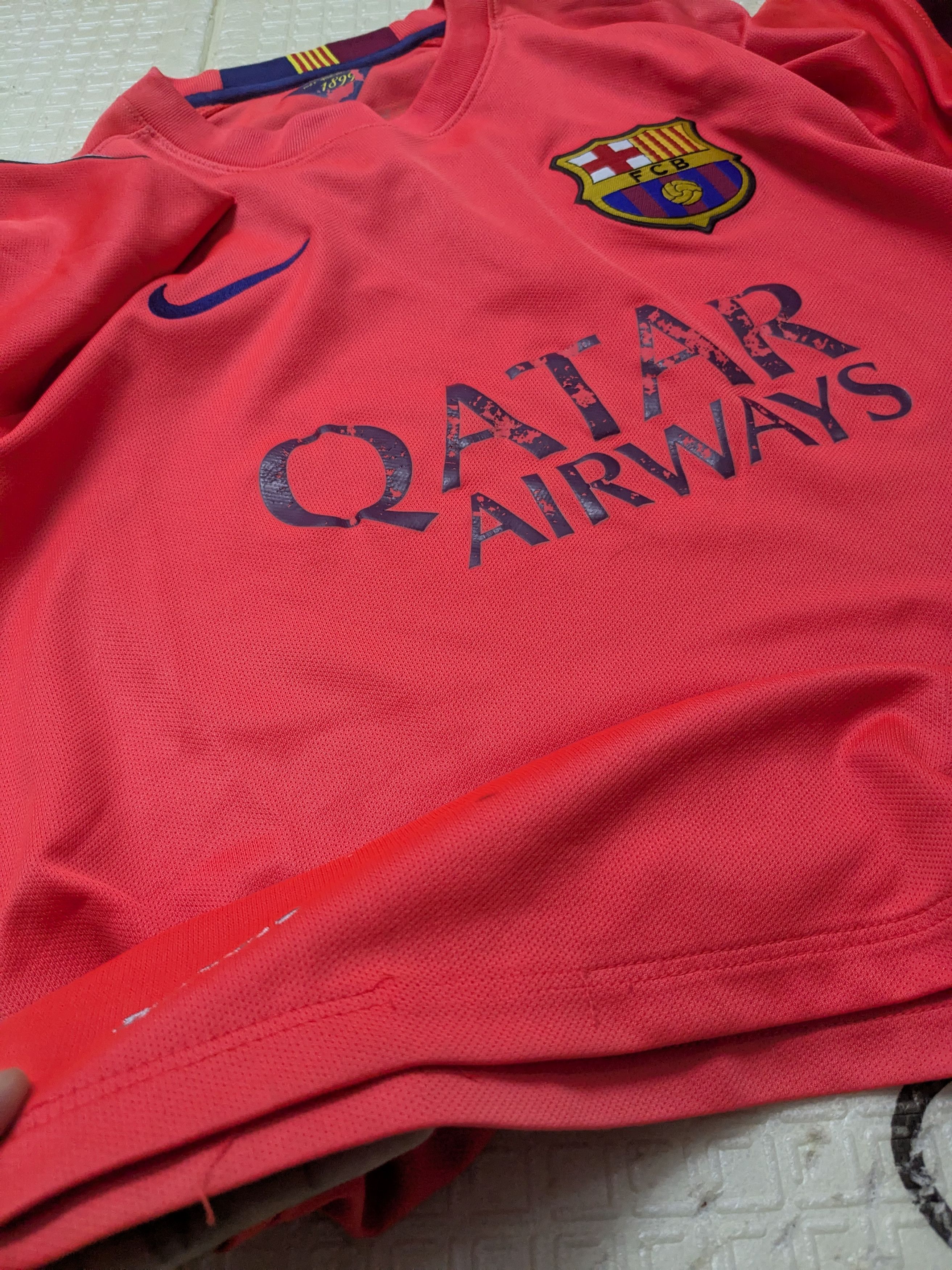 Nike FC Barcelona 2014/15 Away Jersey - Nike Dri-FIT - Size M Size US M / EU 48-50 / 2 - 7 Thumbnail