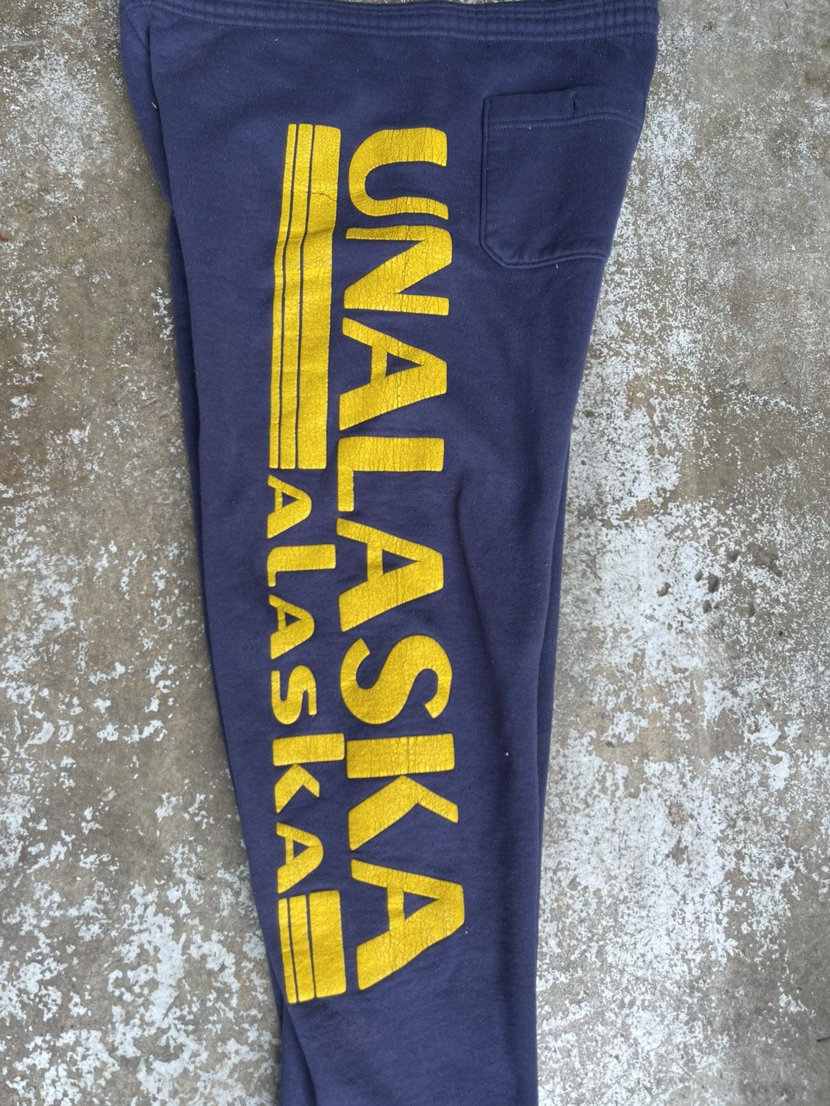 Vintage Vintage 90s Alaska Navy Sweatpants Size US 34 / EU 50 - 4 Thumbnail