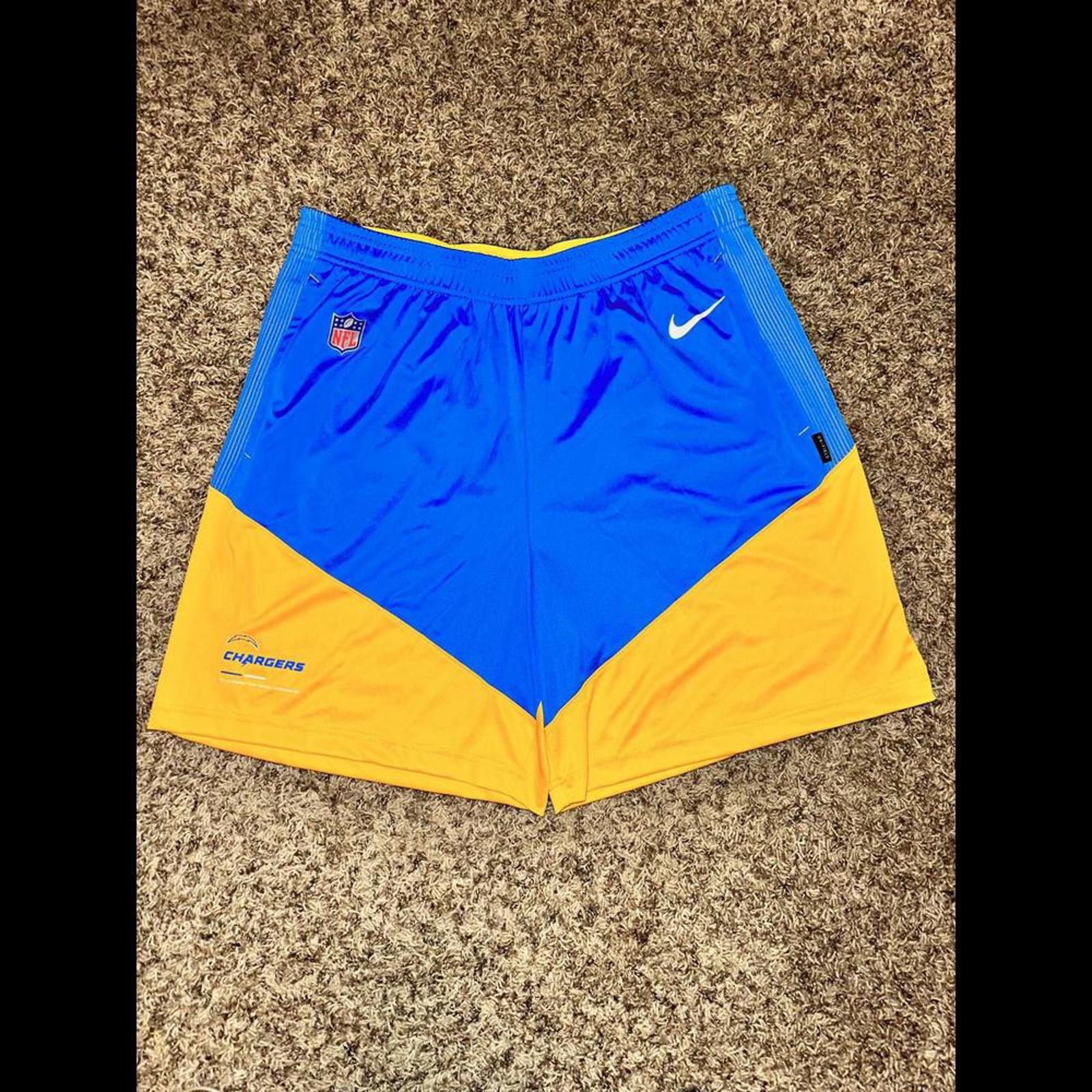 Nike Men's Nike Los Angeles charger Sideline Primary Lockup Performance Shorts Size US 36 / EU 52 - 1 Thumbnail