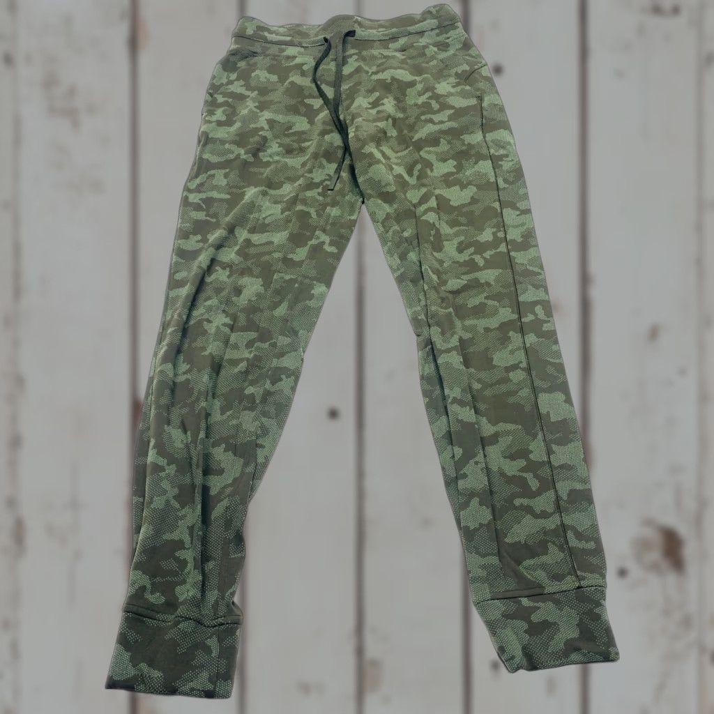 Lululemon VINTAGE Lululemon Ready To Rulu Jogger 29” Women’s Size 6 in Camo Dark Olive Green Twill Size 28" / US 6 / IT 42 - 1 Thumbnail