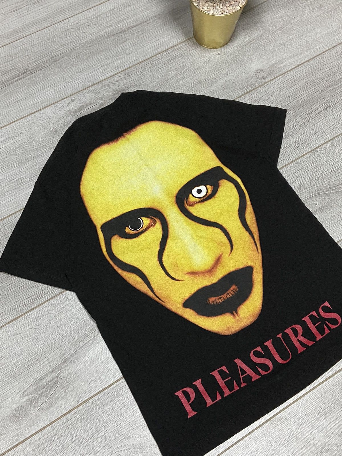 Pleasures Marilyn Manson Pleasures face big logo t-shirt Size US M / EU 48-50 / 2 - 6 Thumbnail