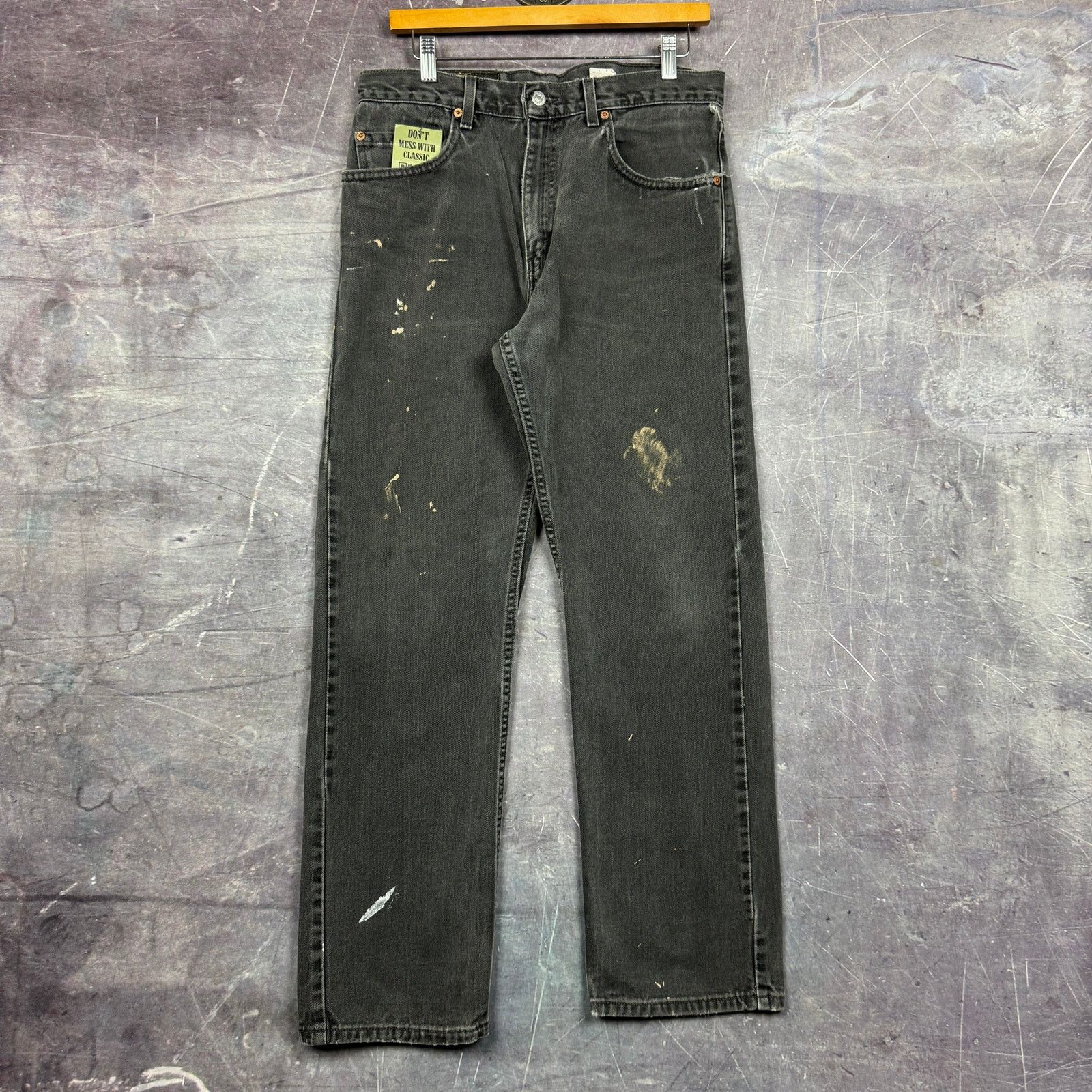 Levi's × Vintage 90s Faded Black Painter Levi's 505 Denim Jeans 32x29 0758 Size US 32 / EU 48 - 1 Thumbnail