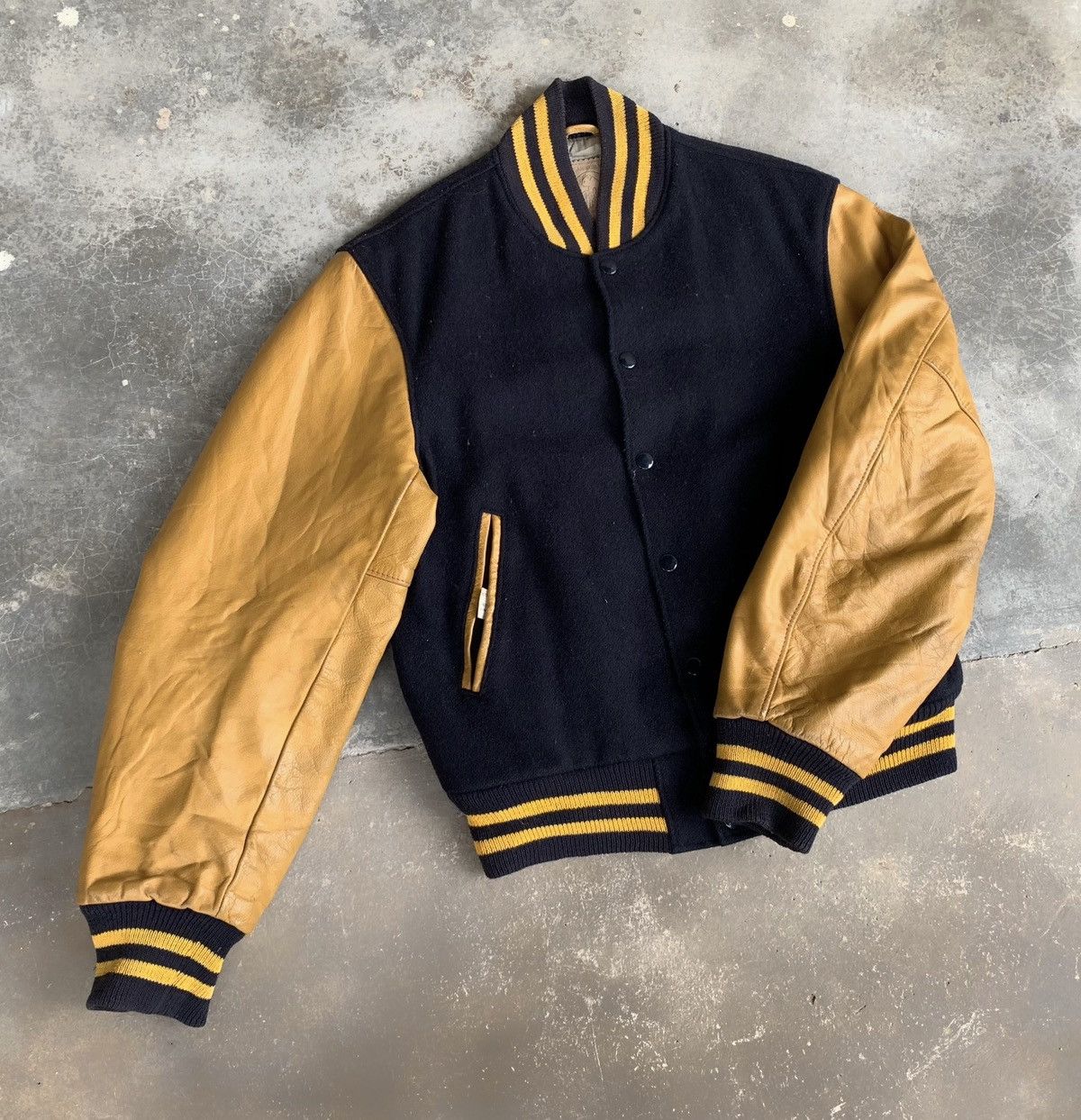 Golden Bear VINTAGE 90s GOLDEN BEAR OSLO WOOL VARSITY LEATHER JACKET Size US S / EU 44-46 / 1 - 5 Thumbnail