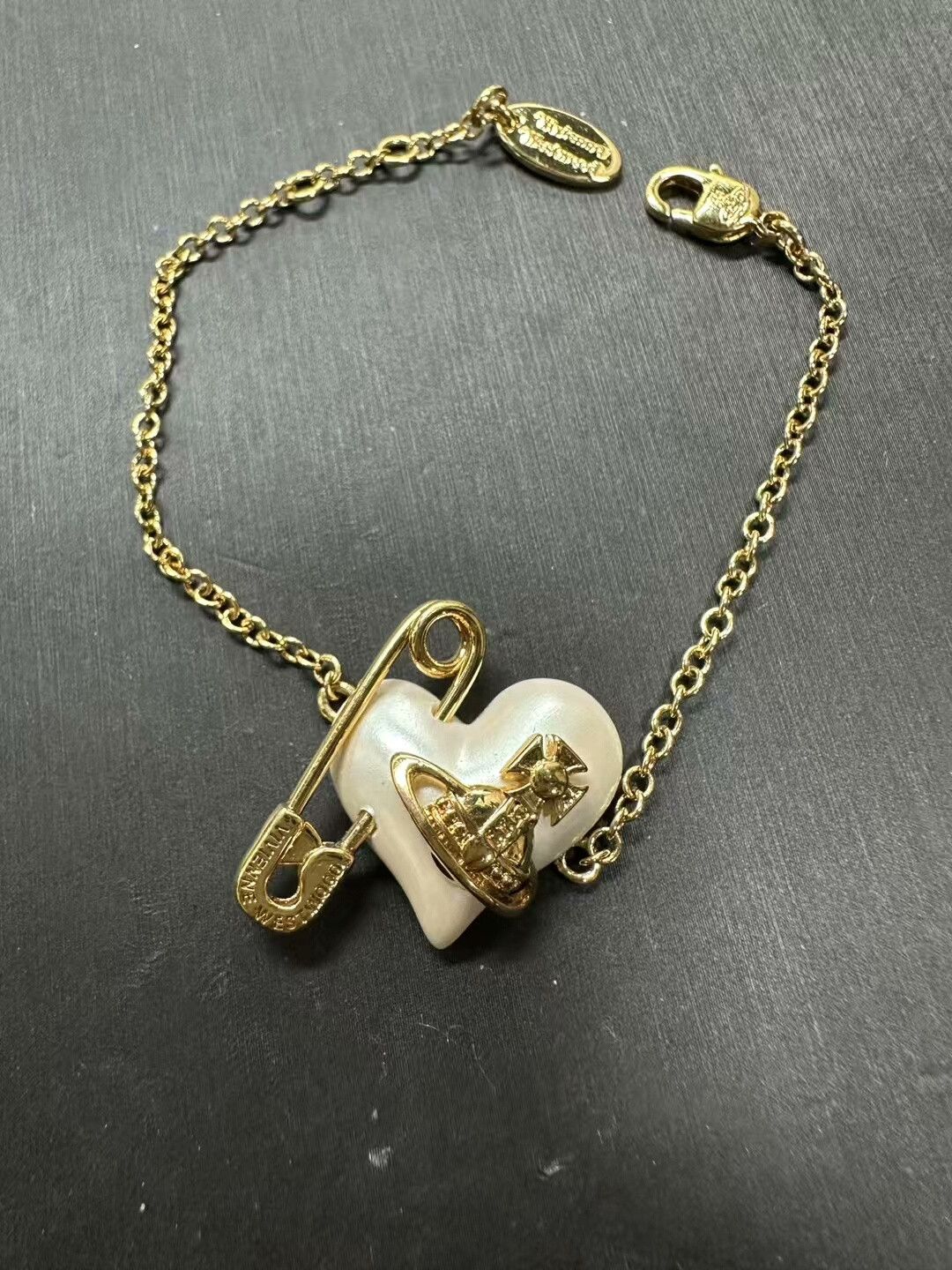 Vivienne Westwood Vivienne Westwood Heart Brooch Pearl Bracelet Size ONE SIZE - 1 Thumbnail