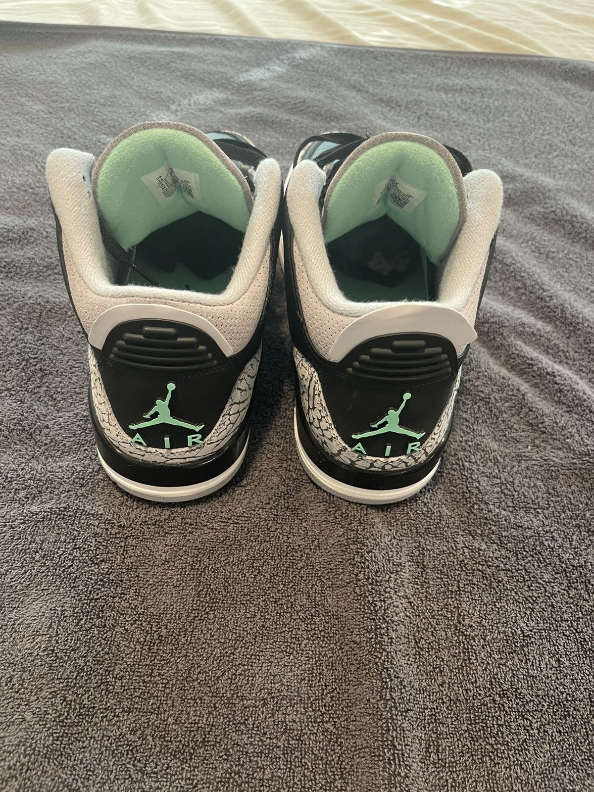 Jordan Brand Jordan 3 retro green glow Size US 11 / EU 44 - 2 Thumbnail
