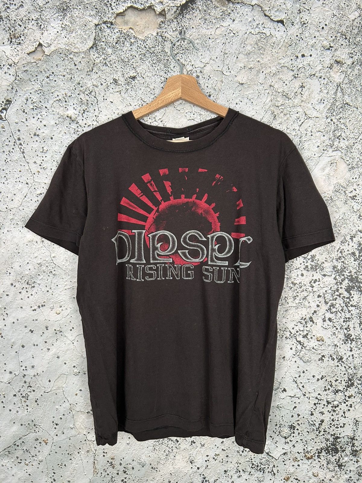 Diesel Diesel Rising Sun Punk Grunge Graphic Tee Streetwear Vintage Size US M / EU 48-50 / 2 - 1 Thumbnail