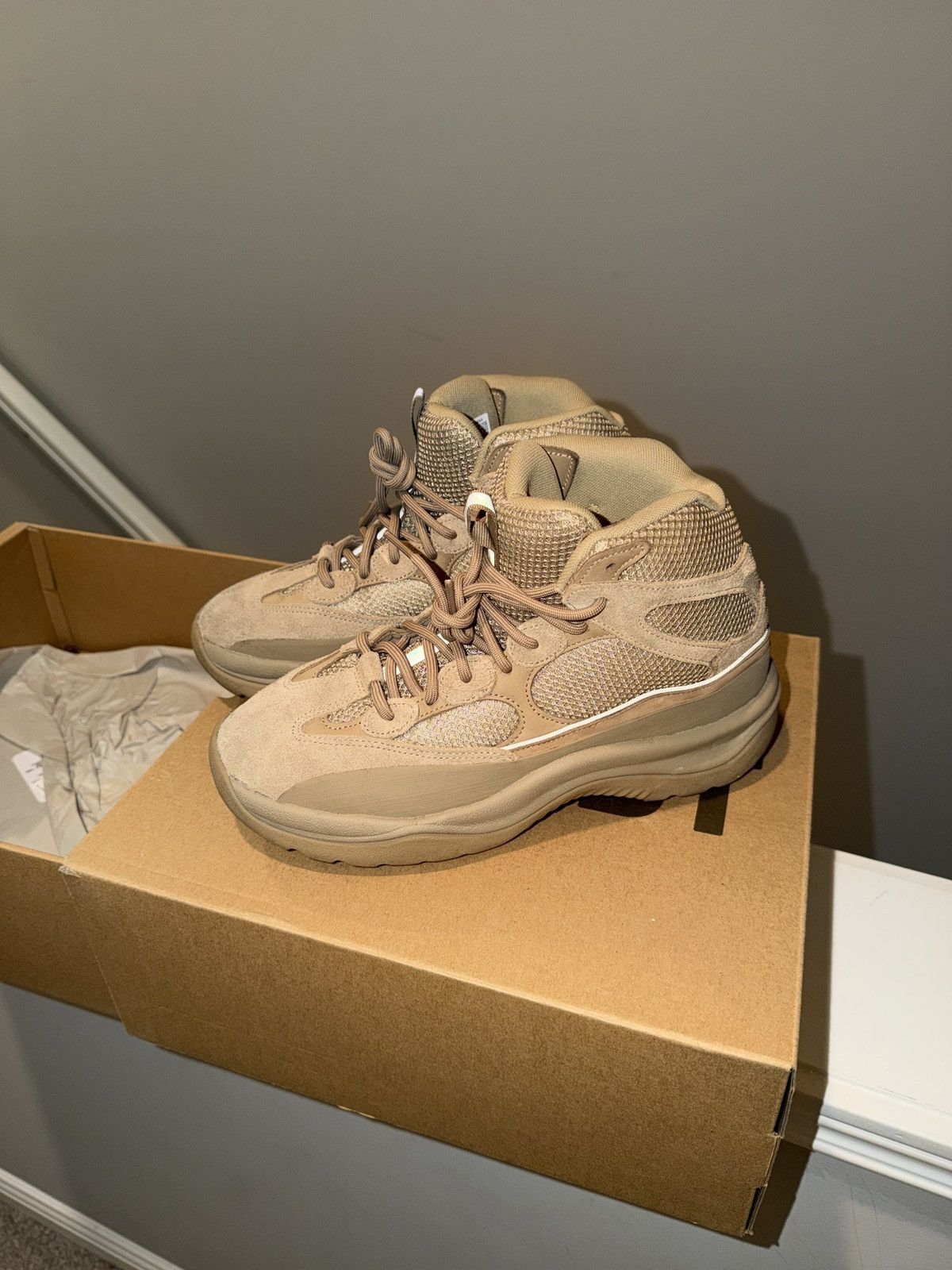 Yeezy Yeezy DSRT Boot - Sand Size US 9.5 / EU 42-43 - 12 Thumbnail