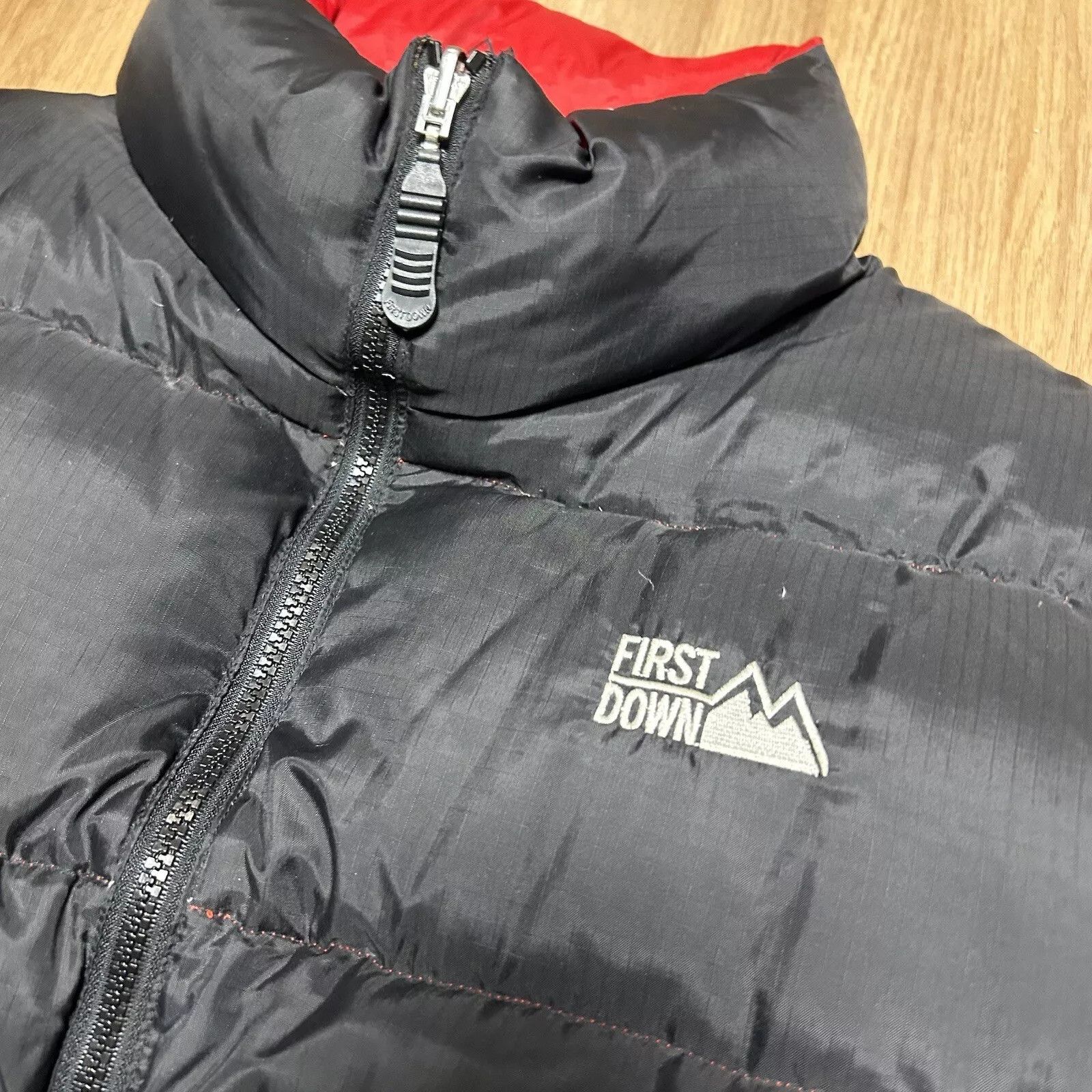 Vintage Vintage First Down Puffer Jacket Men XL Black Red Size US XL / EU 56 / 4 - 10 Thumbnail