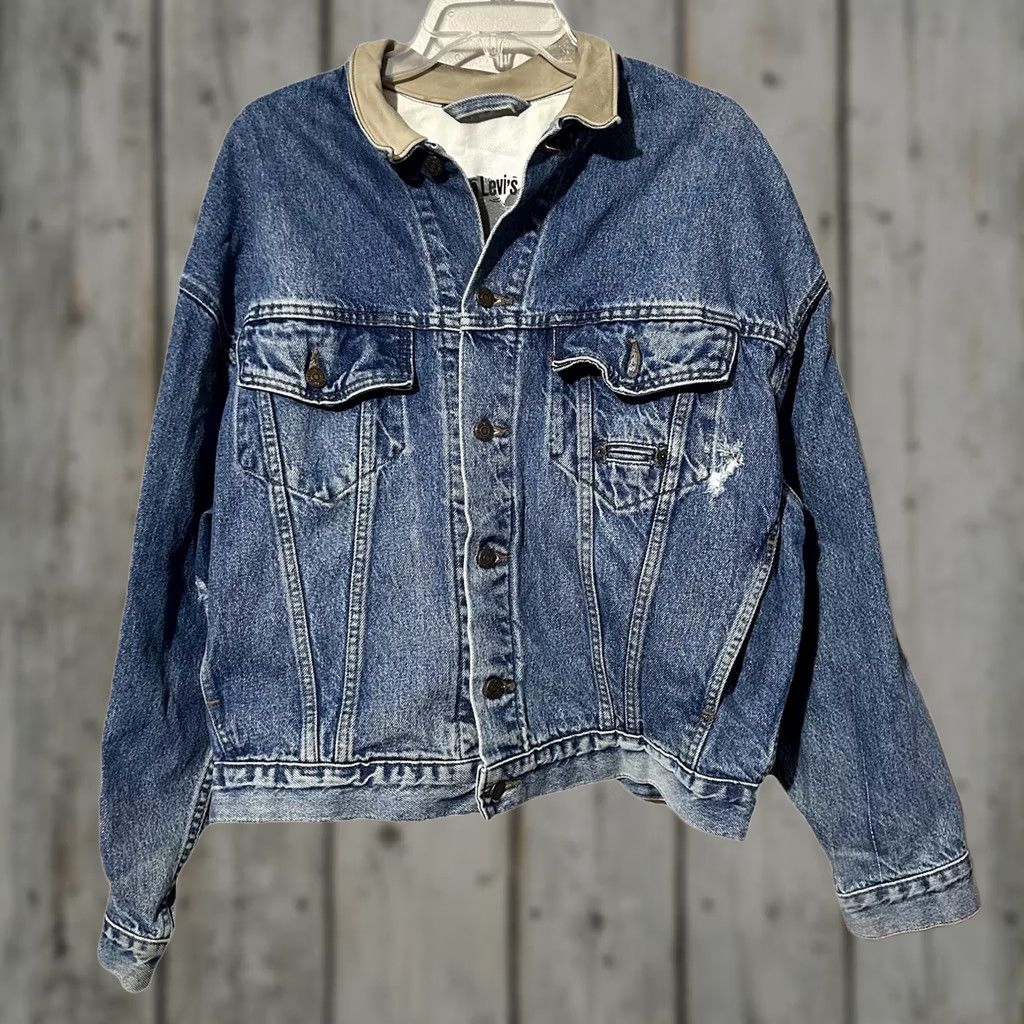 Levi's VINTAGE Levi’s Leather Collar Denim Jacket Size L Men Blue 90s Denim Jacket Size US L / EU 52-54 / 3 - 1 Thumbnail