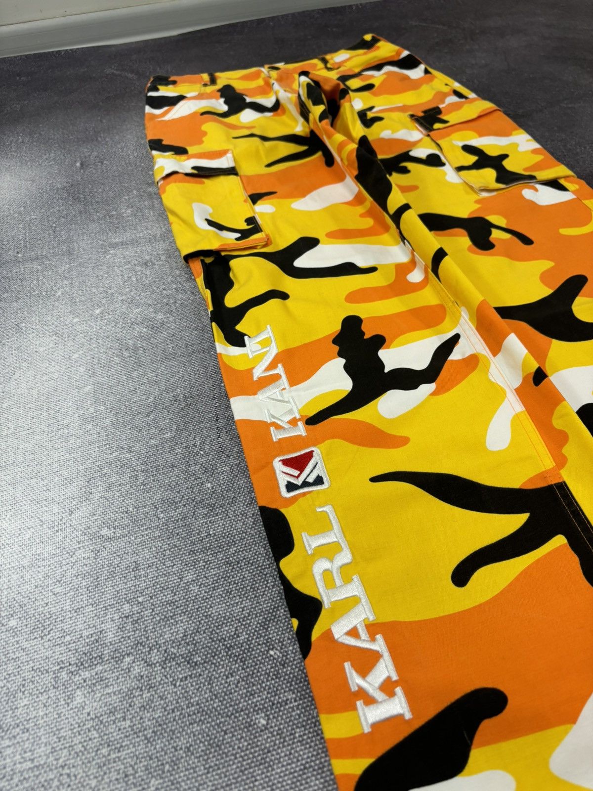 Karl Kani Vintage Karl Kani Y2K Camo Military Hype Baggy Cargo Pants Size US 32 / EU 48 - 5 Thumbnail
