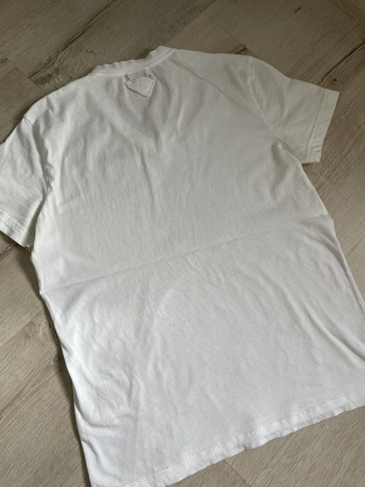 Designer × Prada Rare Prada v-Neck Tee with Triangle back t-shirt Y2k Size US S / EU 44-46 / 1 - 7 Thumbnail