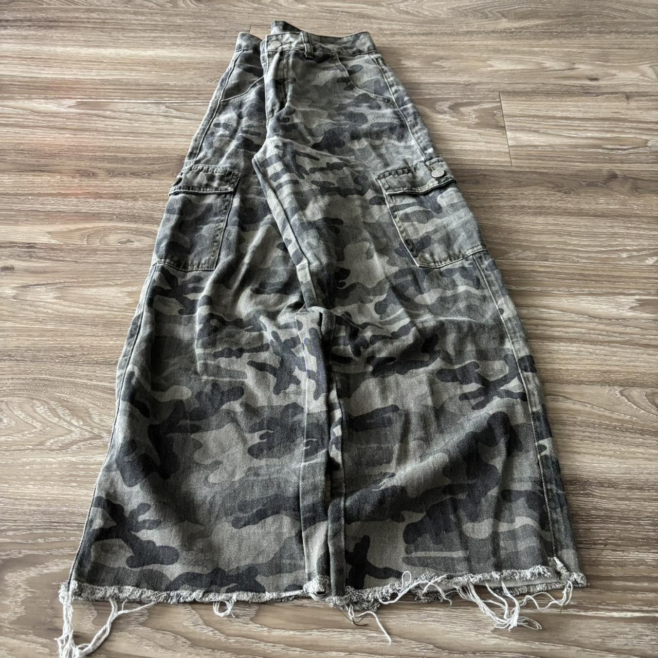 Japanese Brand Crazy Vintage Y2K/2000s Camo Skater Cargo Pants! 26x25 Size US 26 / EU 42 - 3 Thumbnail