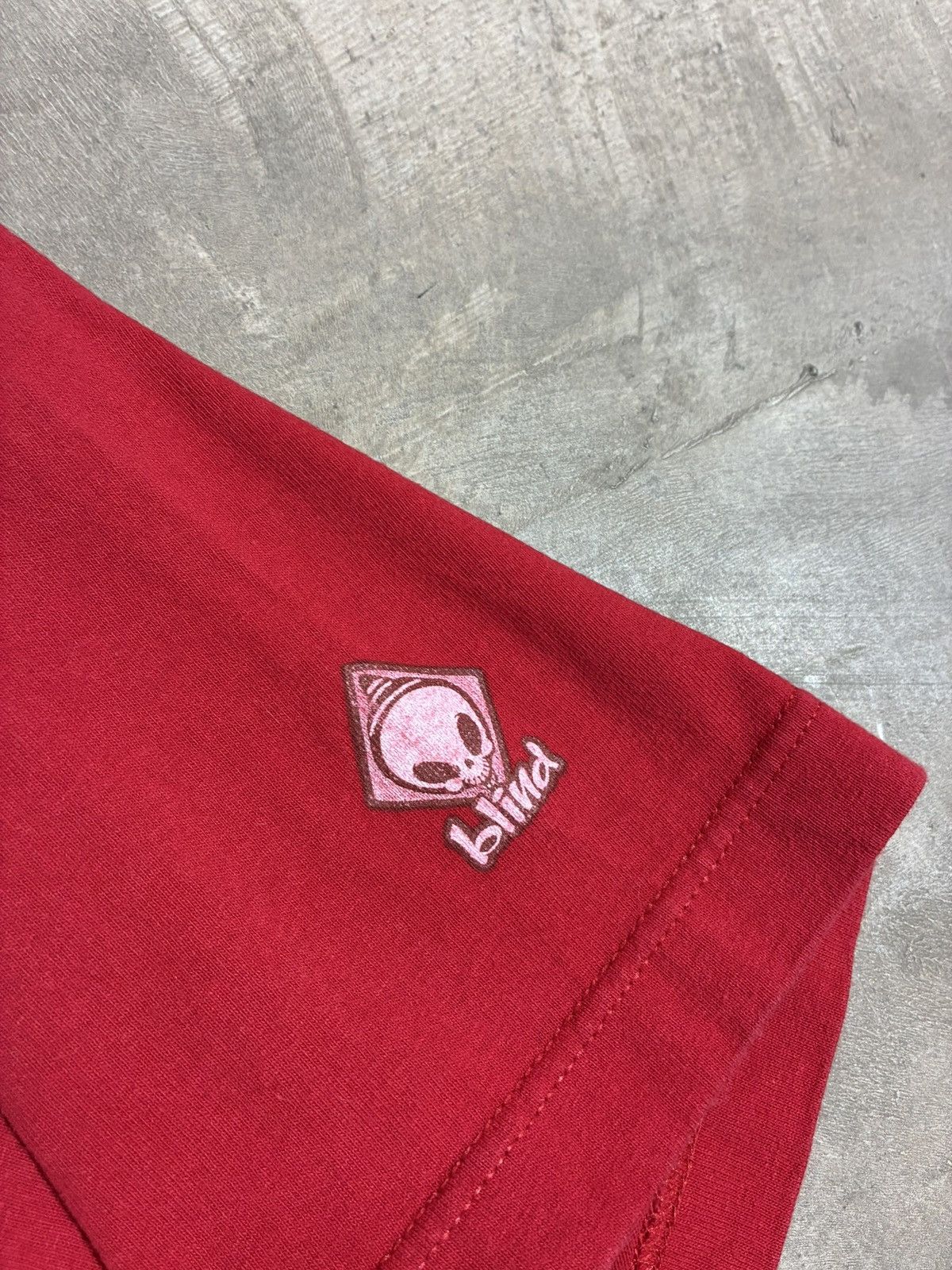 Blind Skateboards Vintage Blind Rudy Johnson Red Skate T Shirt L Made in USA Size US L / EU 52-54 / 3 - 6 Thumbnail