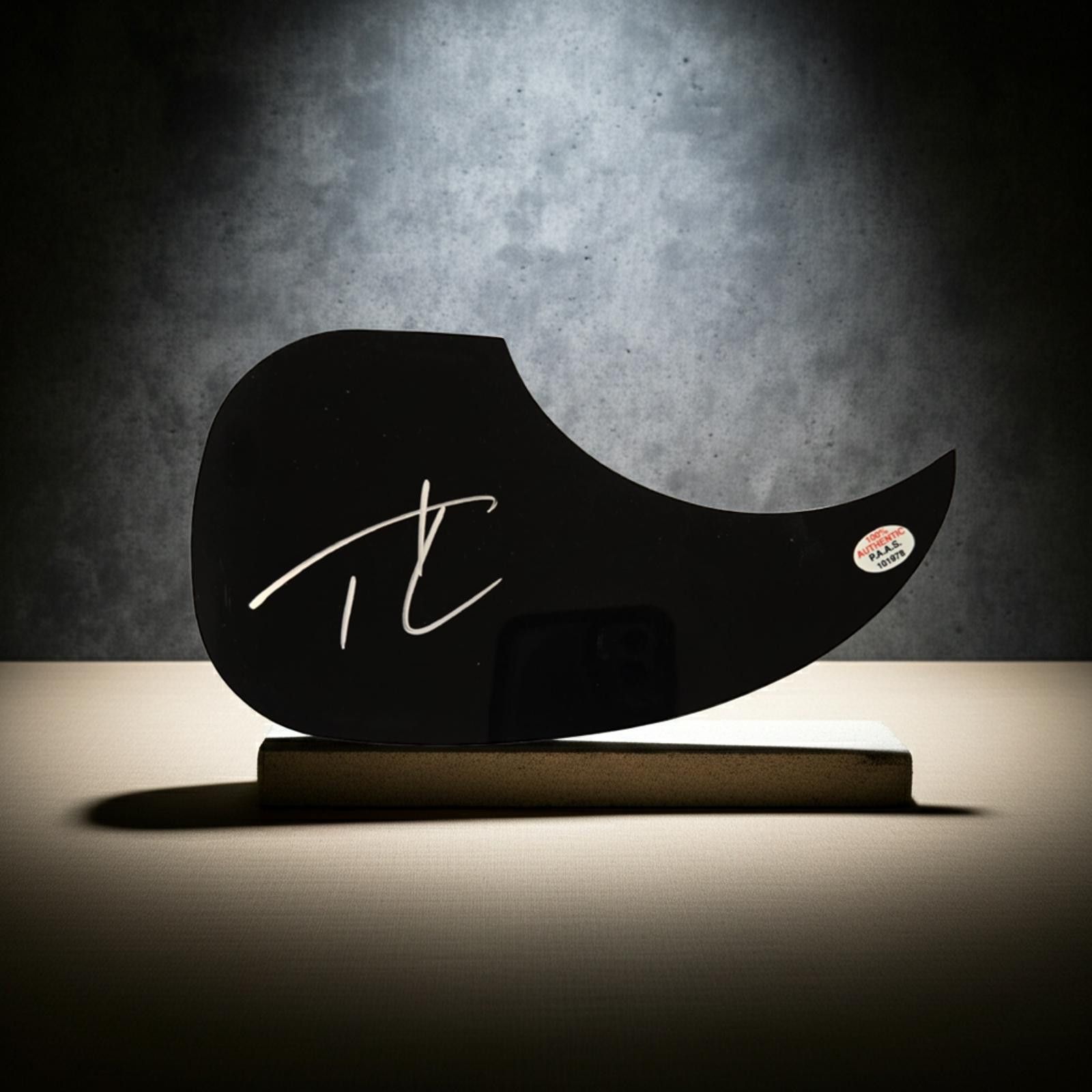 Other Tim McGraw signed autographed guitar pick guard PAAS COA Size ONE SIZE - 1 Thumbnail
