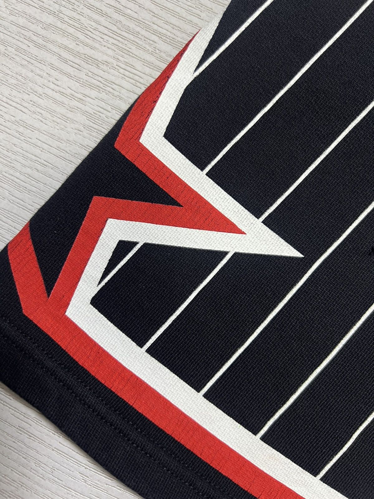 Givenchy Givenchy - Stars Stripe Sweatshorts Size US 30 / EU 46 - 9 Thumbnail