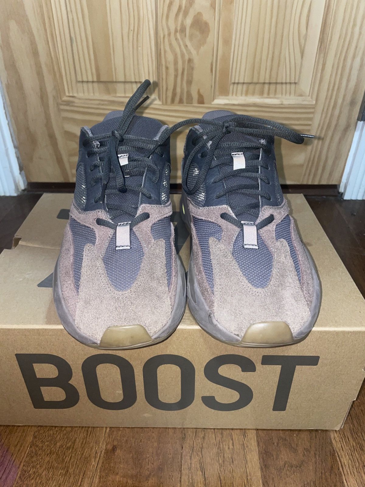 Adidas × Kanye West × Yeezy Kanye West Yeezy Boost 700 Mauve 10.5 Size US 10.5 / EU 43-44 - 4 Thumbnail
