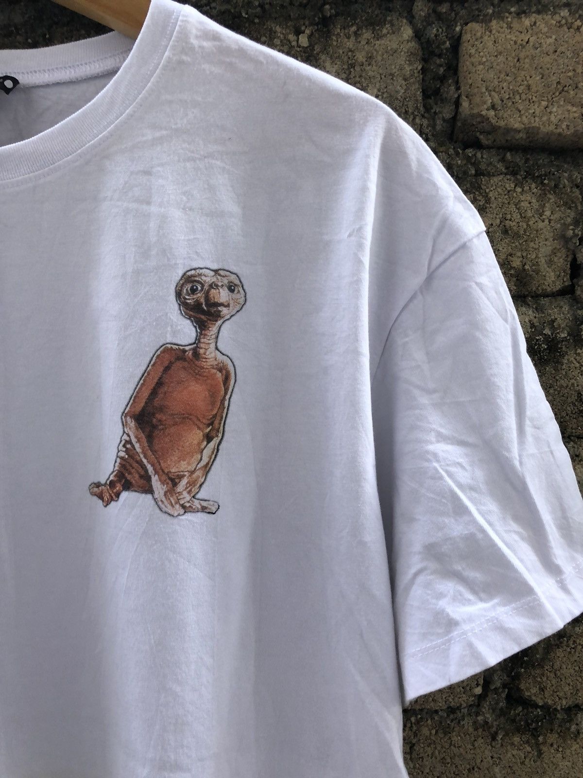 Japanese Brand Zara X E.T The Film Tshirt Size US L / EU 52-54 / 3 - 4 Thumbnail