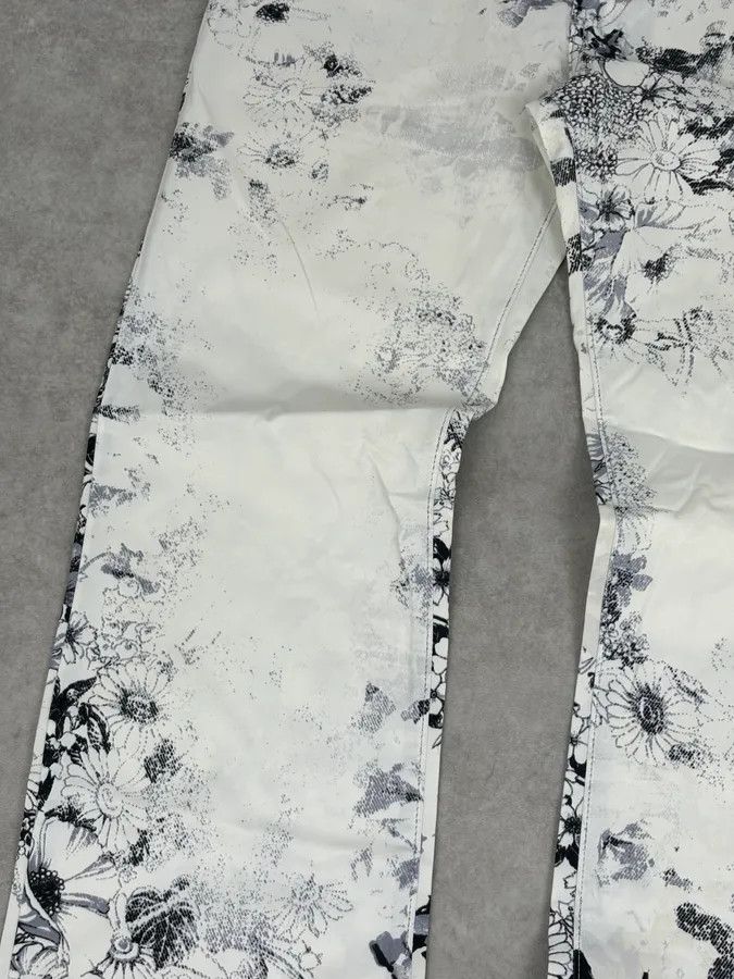 Just Cavalli 2000s Cavalli White Floral Obscure Cozy Pants Size US 32 / EU 48 - 10 Thumbnail