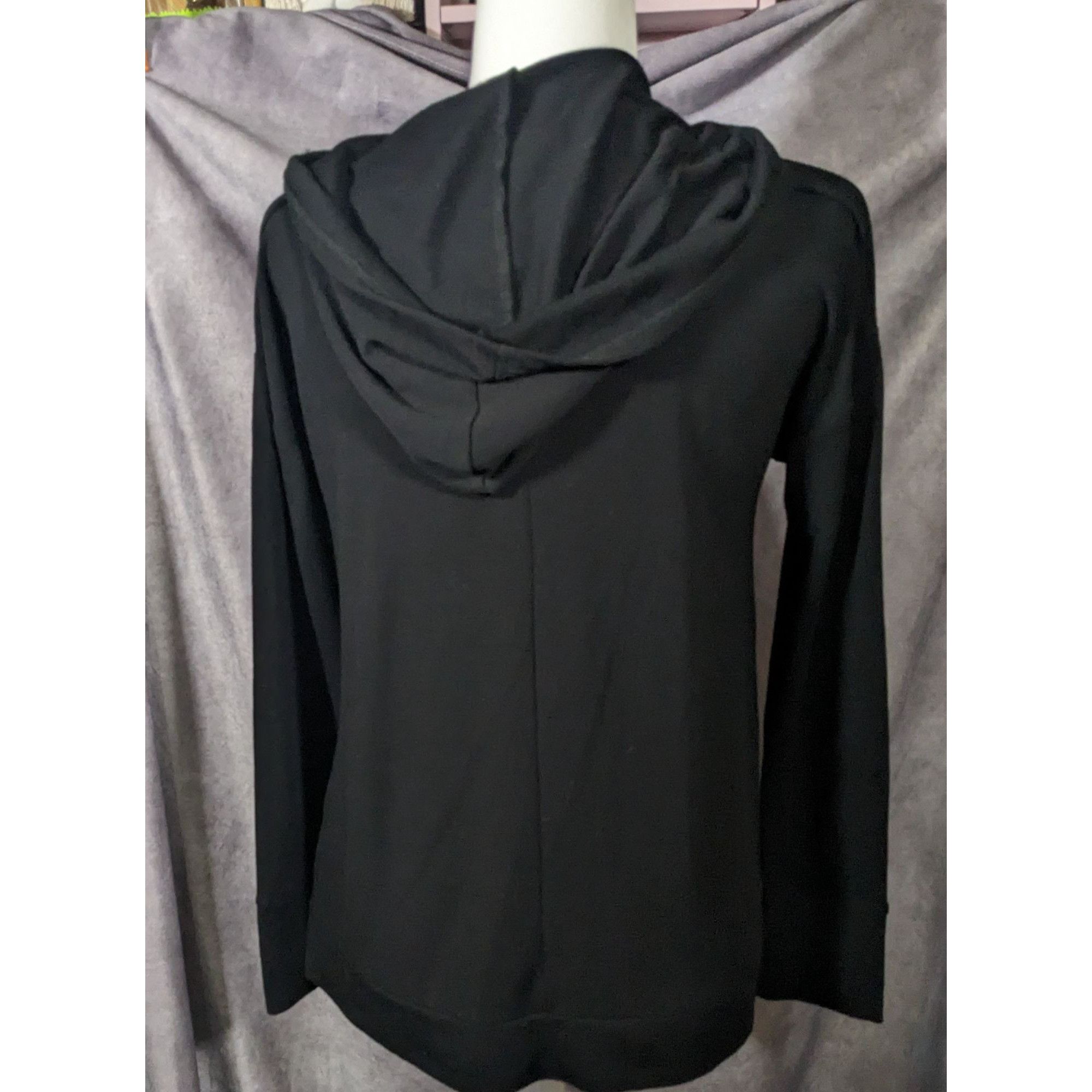 Neiman Marcus Neiman Marcus Gothic Chunky Lace Neck Hooded Top Size Small Size S / US 4 / IT 40 - 13 Thumbnail