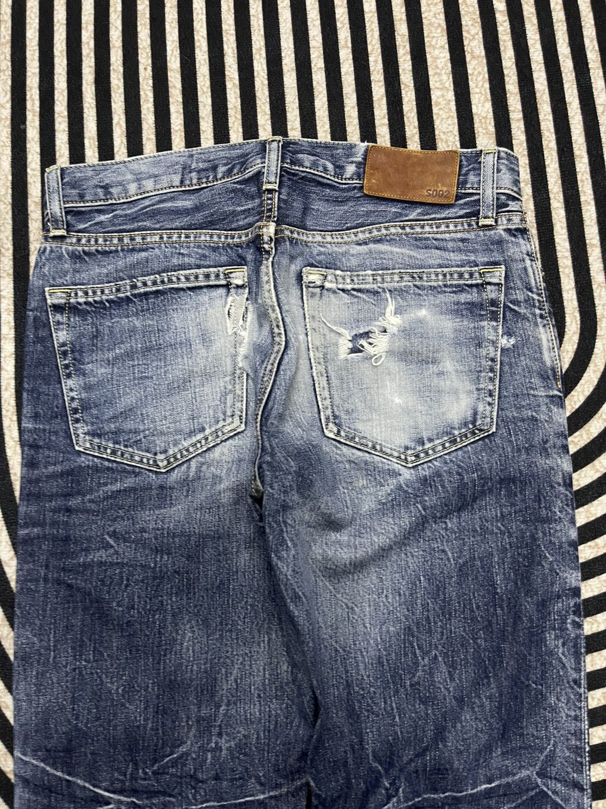 Beauty Beast 2000s UNIQLO MUDWASH DENIM DISTRESSED JEANS Size US 30 / EU 46 - 17 Thumbnail