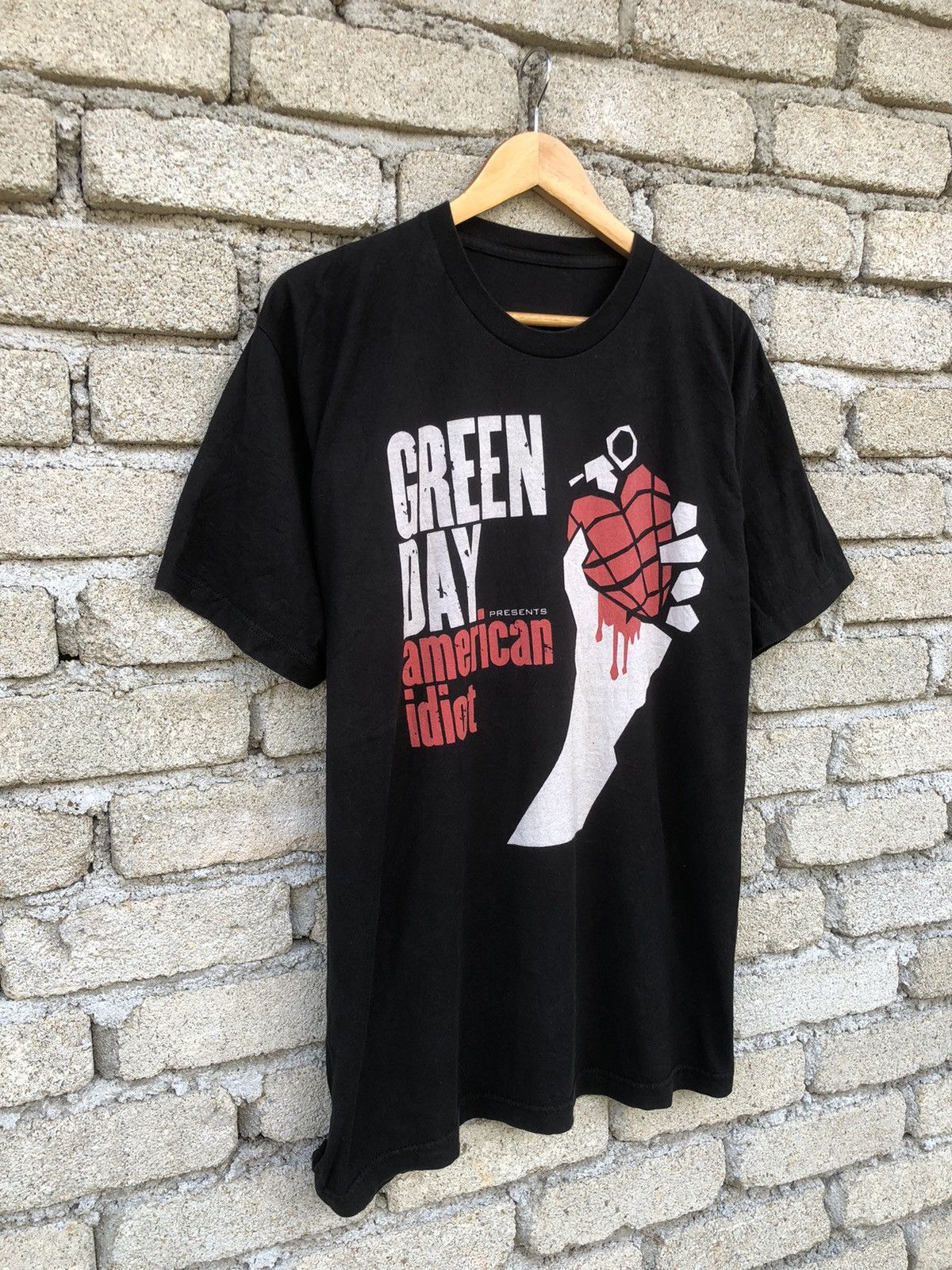 Band Tees Green Day American Idiot Band Tshirt Size US XL / EU 56 / 4 - 2 Thumbnail