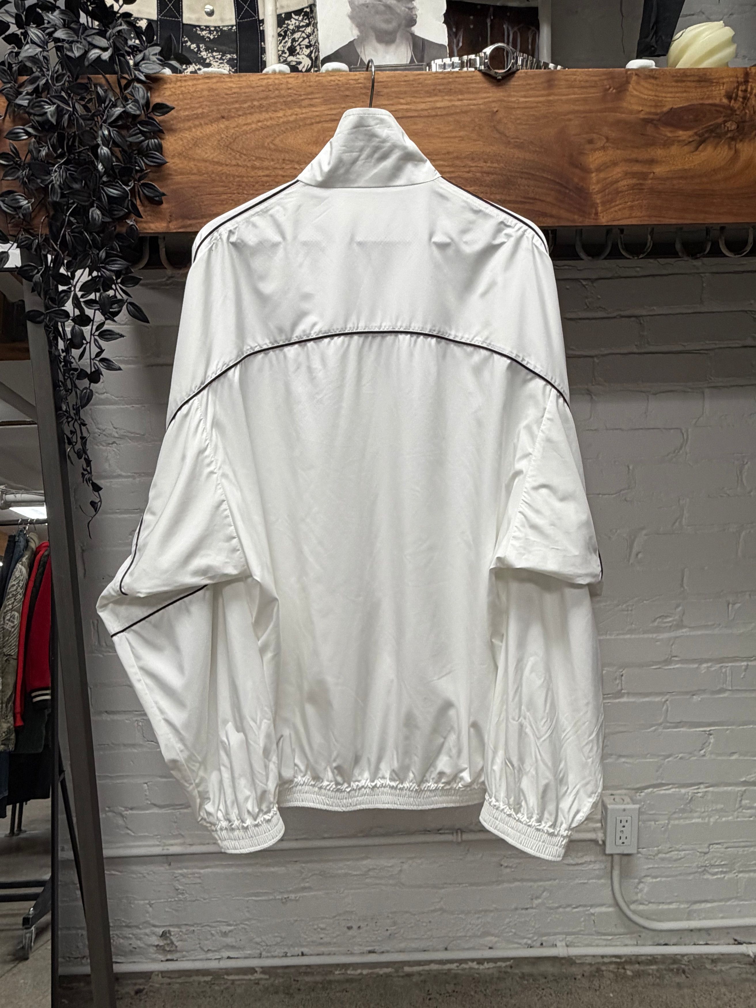 Balenciaga SS2021 Balenciaga ‘Sporty B’ Logo White Oversized Windbreaker Size US XL / EU 56 / 4 - 4 Thumbnail