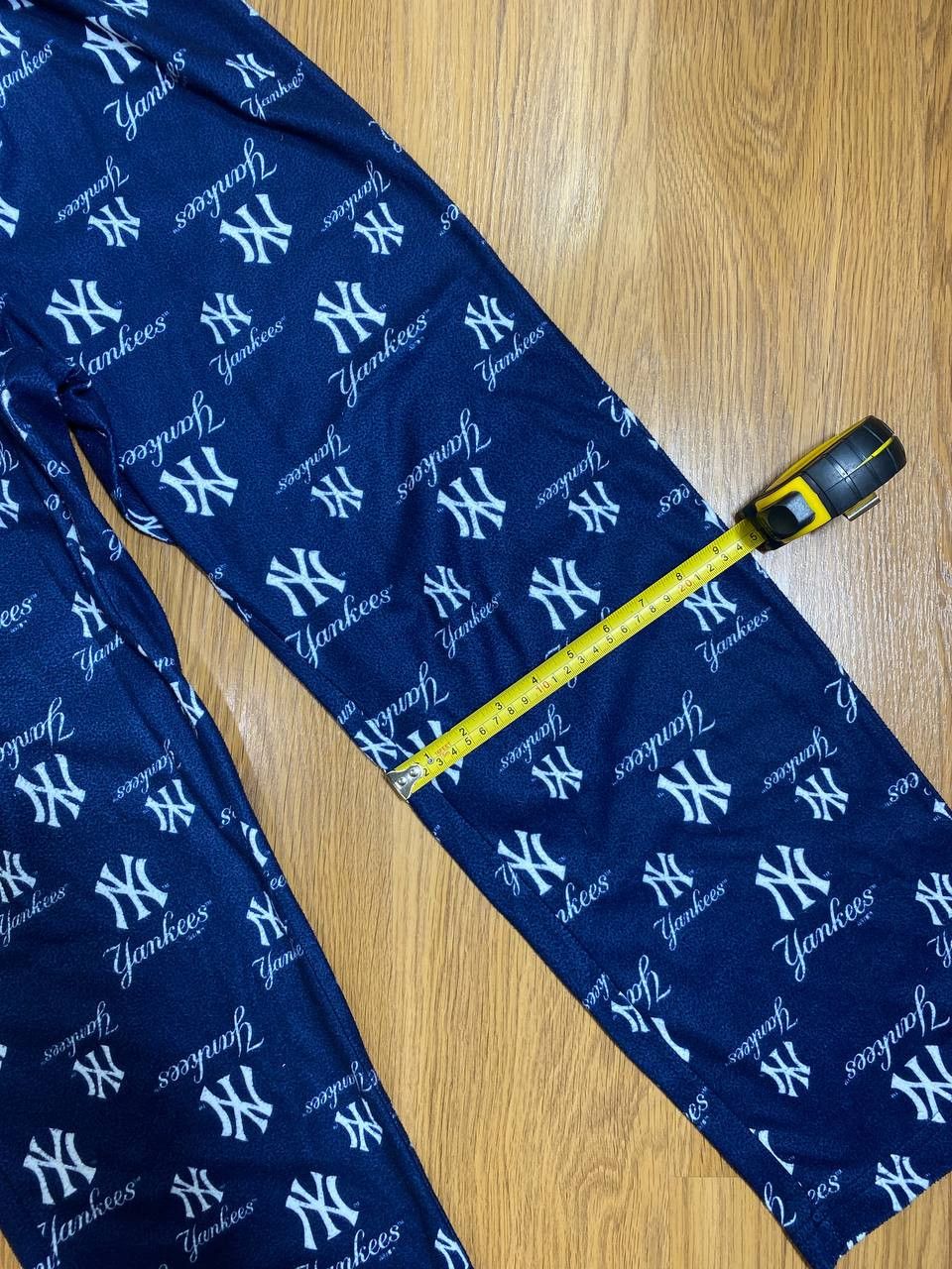 MLB × Vintage Crazy Vintage Baggy Y2K New York Yankees Sweatpants USA Size US 32 / EU 48 - 14 Thumbnail