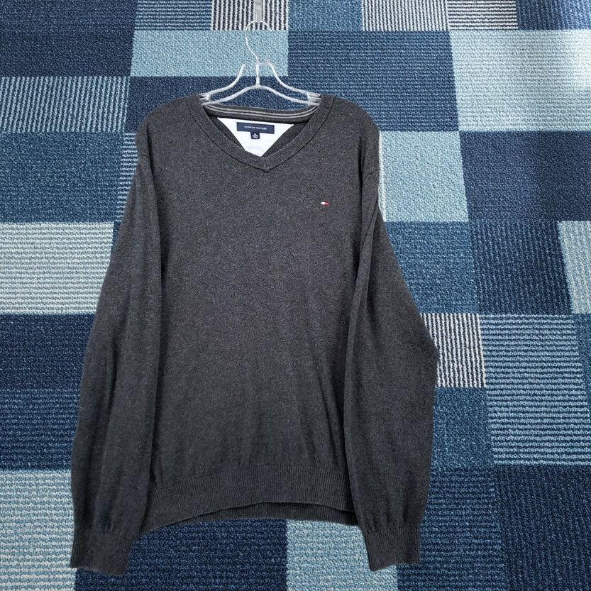 Tommy Hilfiger Tommy Hilfiger Sweater Mens XL Gray Pullover V-Neck Long Sleeve Cotton Knit Size US XL / EU 56 / 4 - 1 Thumbnail