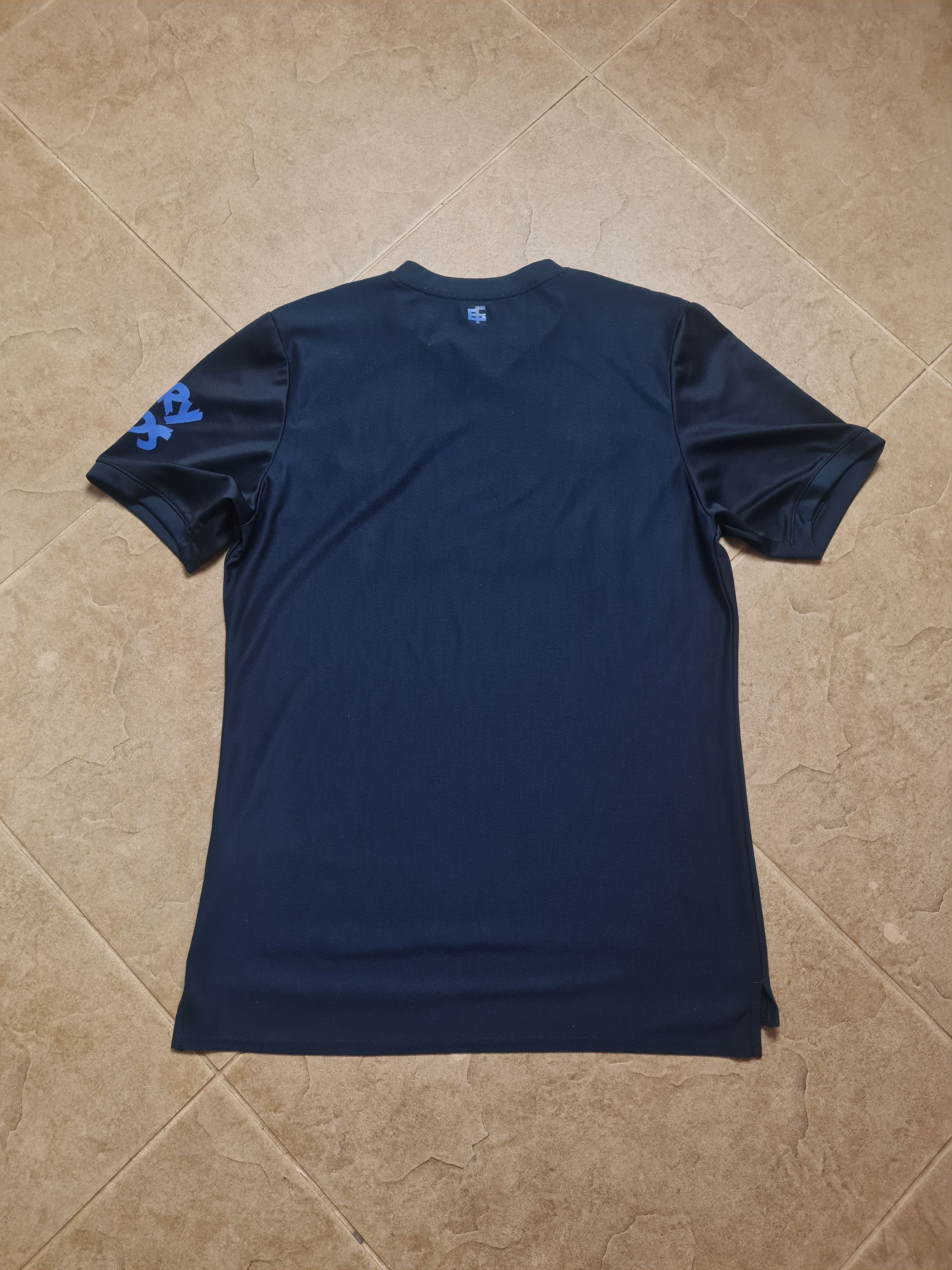 Umbro EVERTON 2019 2020 THIRD FOOTBALL SHIRT SOCCER JERSEY UMBRO Size US M / EU 48-50 / 2 - 17 Thumbnail