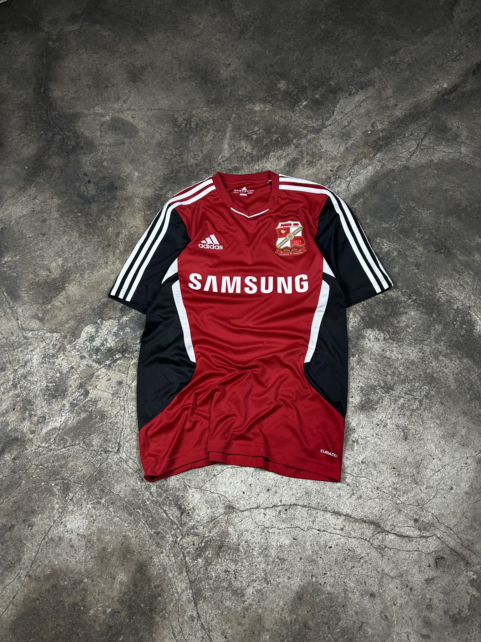 Adidas Vintage Adidas Swidon Town Football Soccer T-shirt Size US S / EU 44-46 / 1 - 1 Thumbnail