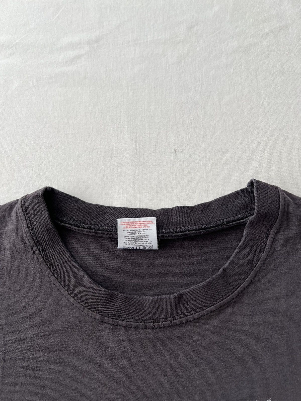 Band Tees Vintage 2013 Bullet for my Valentine Sun Faded Y2k T-shirt Size US M / EU 48-50 / 2 - 15 Thumbnail