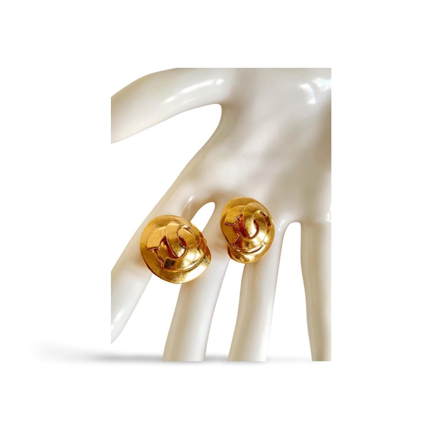 Chanel Vintage CHANEL gold tone round snail design earrings with CC Size ONE SIZE - 8 Thumbnail
