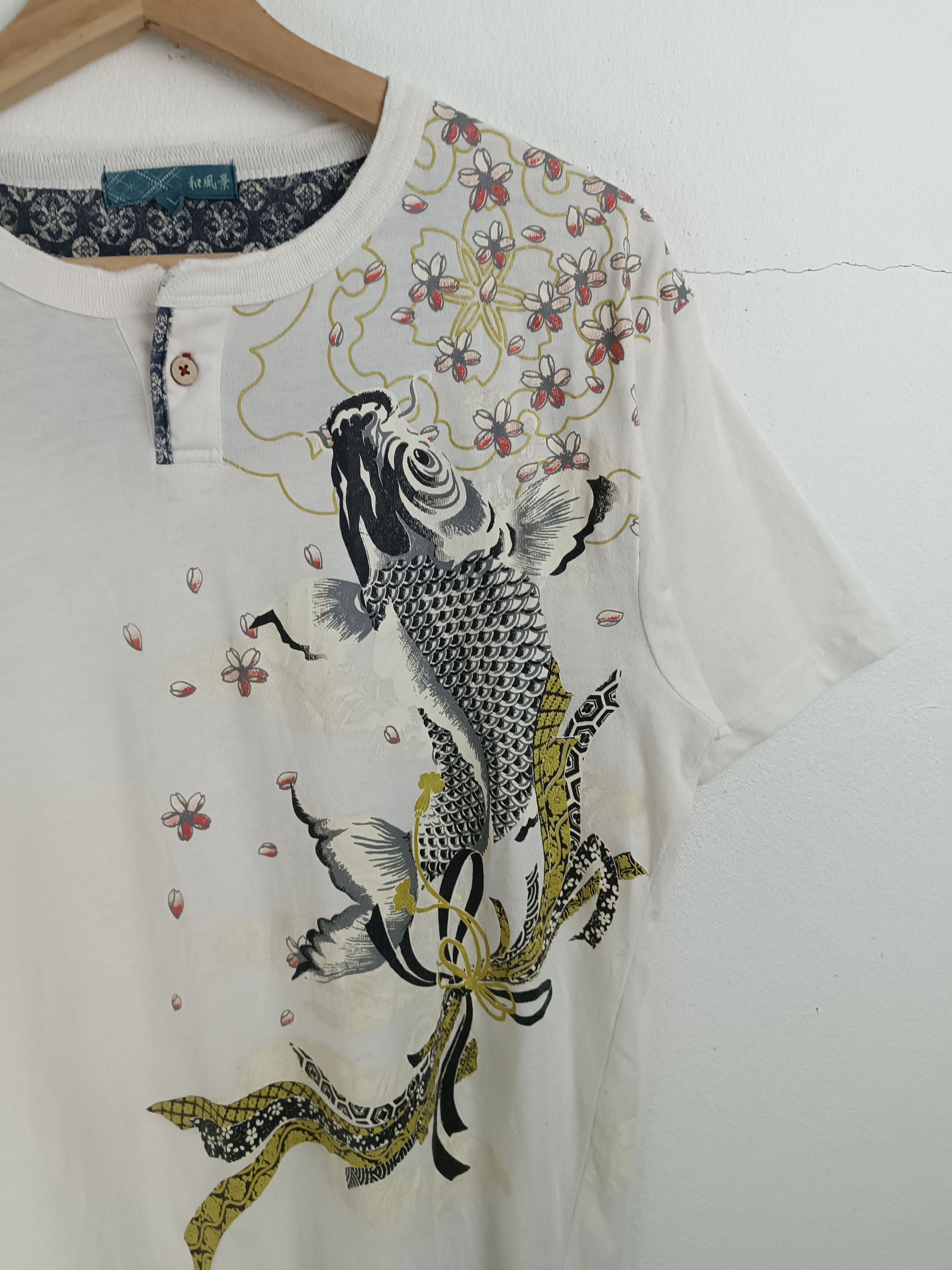 Vintage VINTAGE DRAGON KOI SUKAJAN TATOO JAPANESE TEE VERY RARE Size US L / EU 52-54 / 3 - 15 Thumbnail