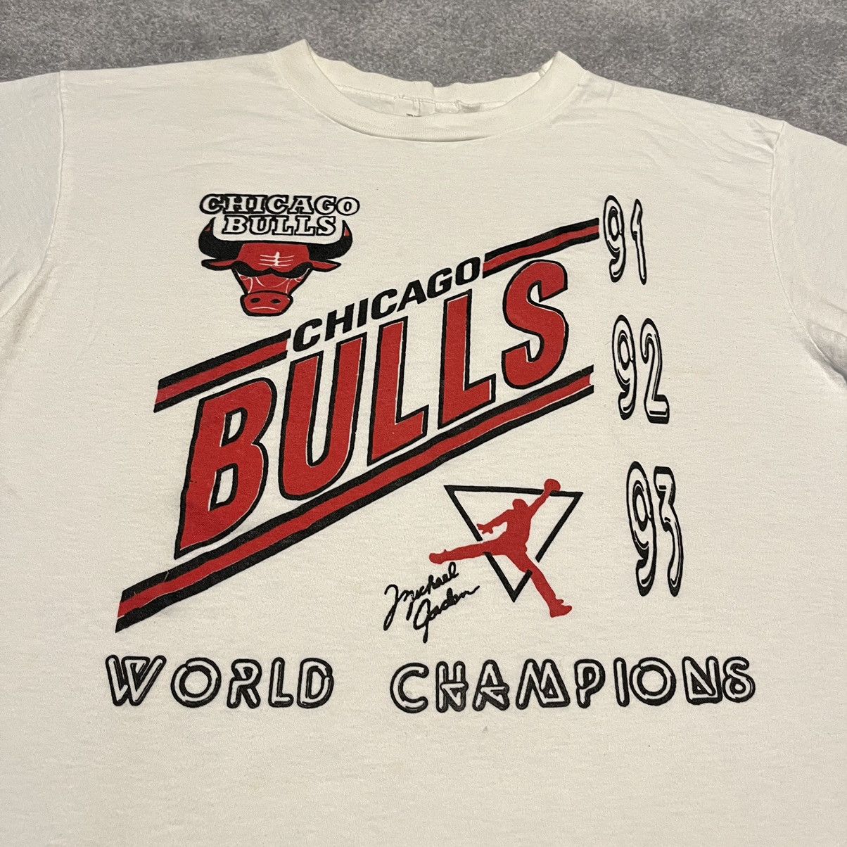 NBA × Vintage Vintage 1990s NBA Chicago Bulls World Champions Graphic Tee Size US L / EU 52-54 / 3 - 2 Thumbnail