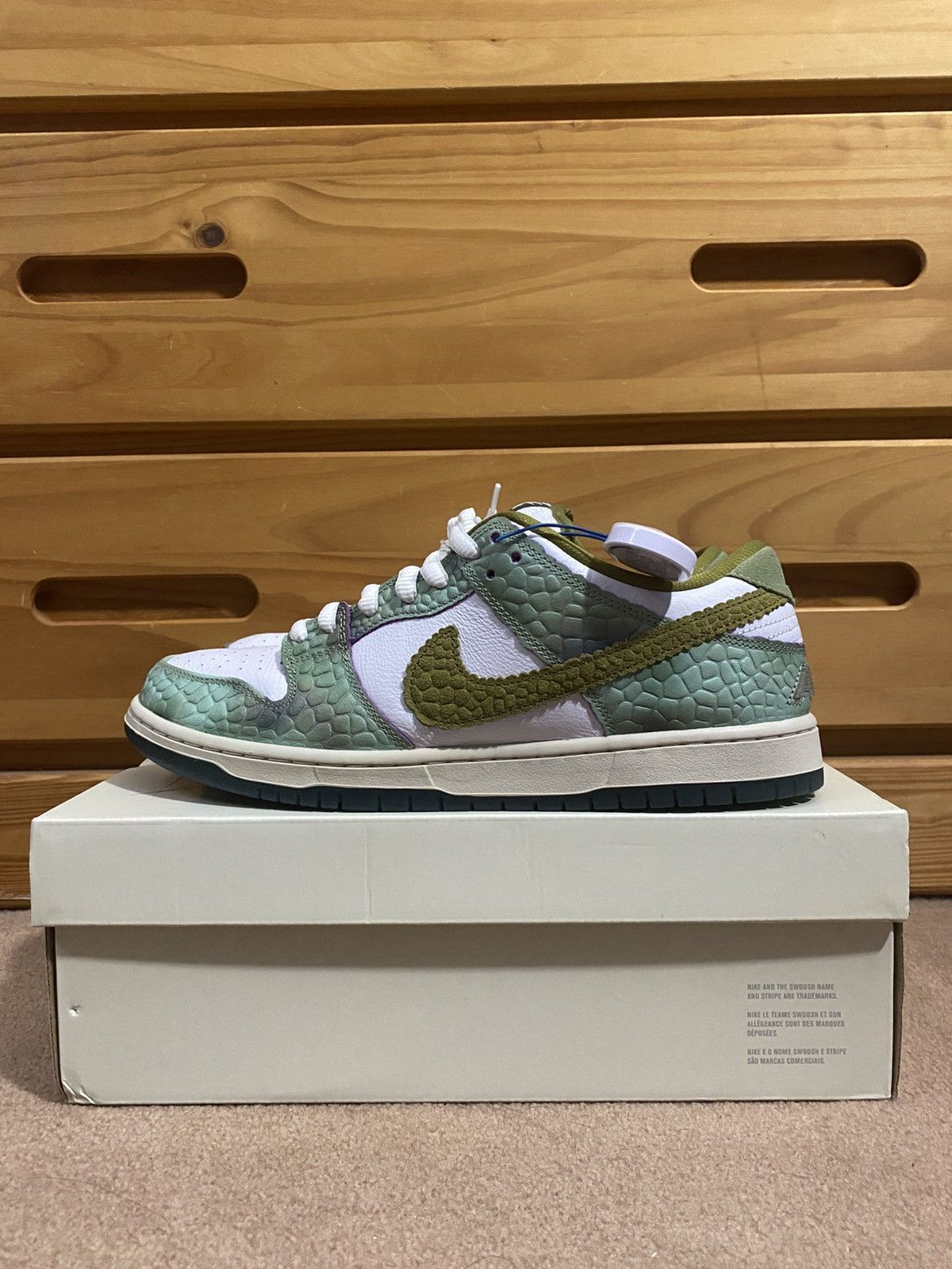 Nike SB Nike SB Dunk Low x Alexis Sablone Chameleon Size 11.5 Size US 11.5 / EU 44-45 - 1 Thumbnail