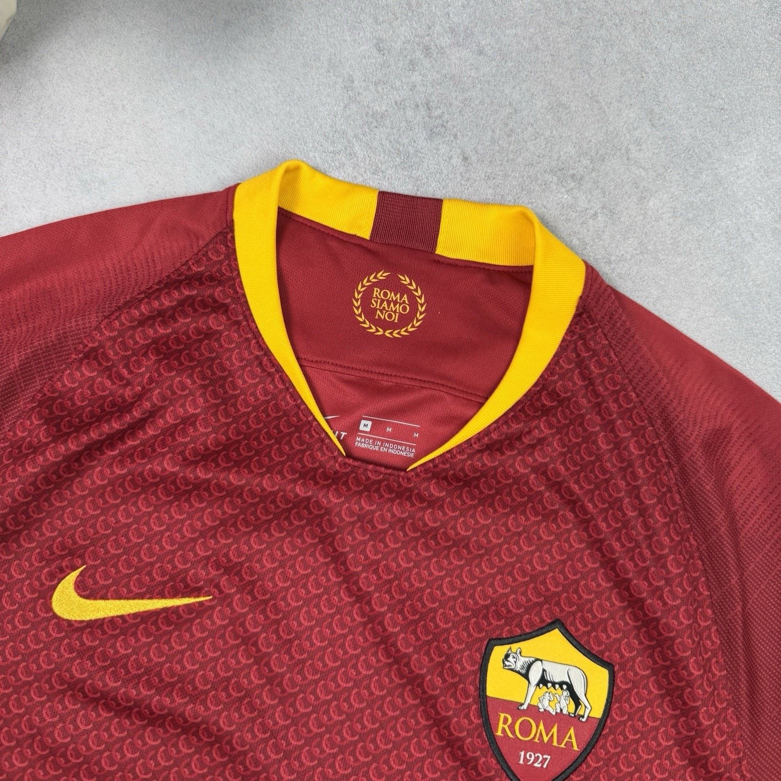Nike ROMA 2018 2019 HOME SHIRT JERSEY KIT NIKE SIZE M Soccer Size US M / EU 48-50 / 2 - 3 Thumbnail
